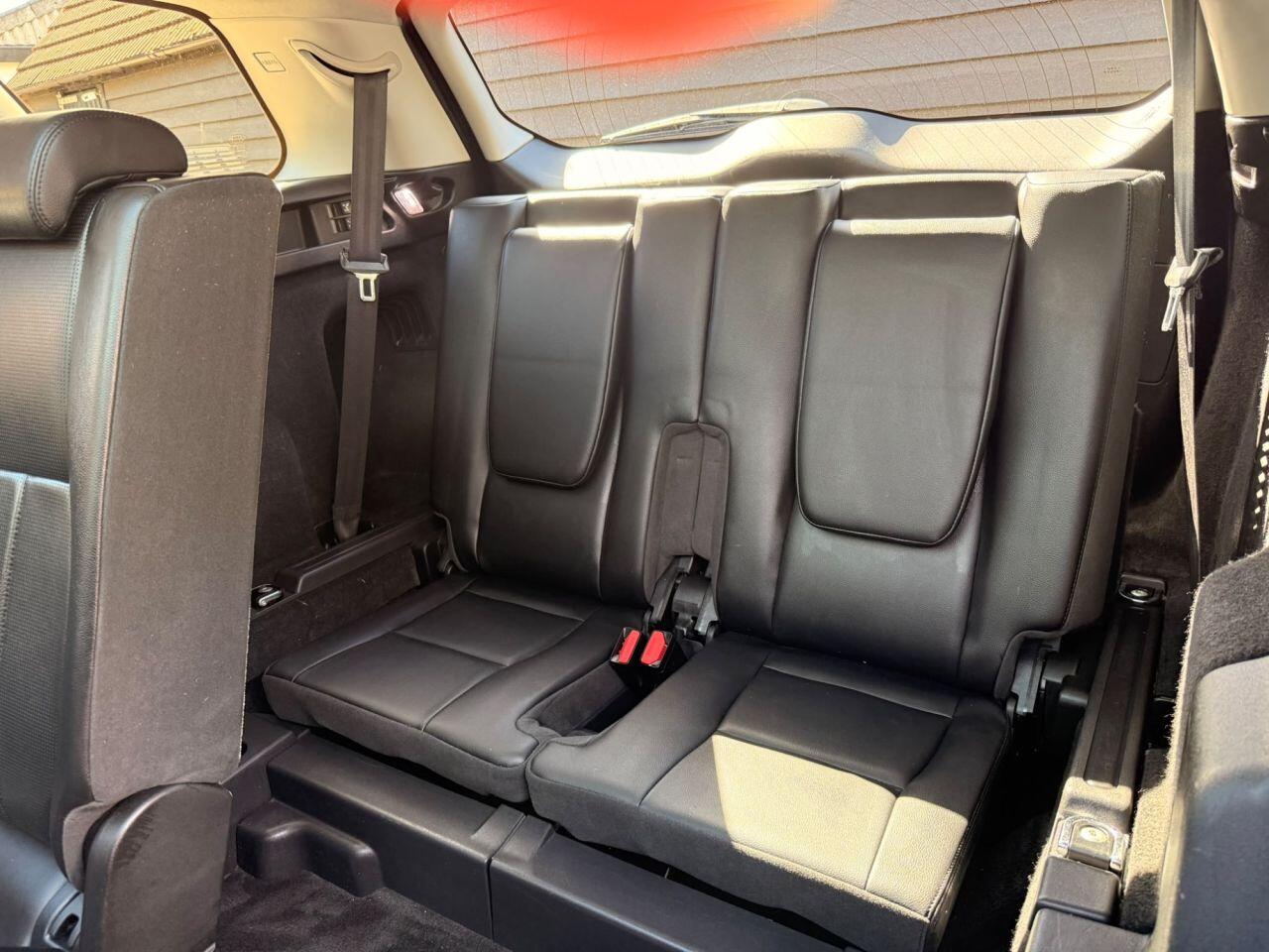 Land Rover Discovery Sport view 19