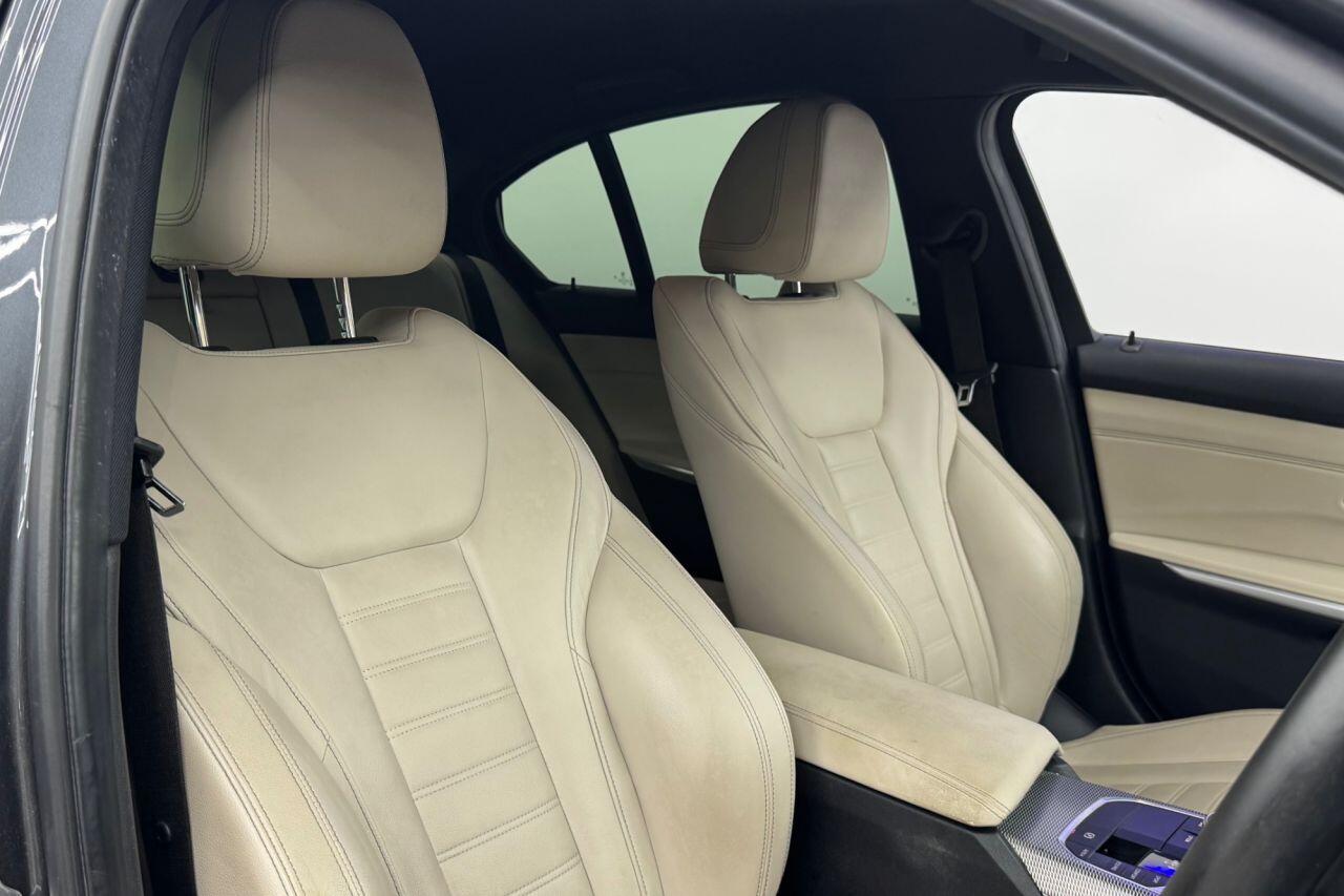 BMW 3 Series view 33