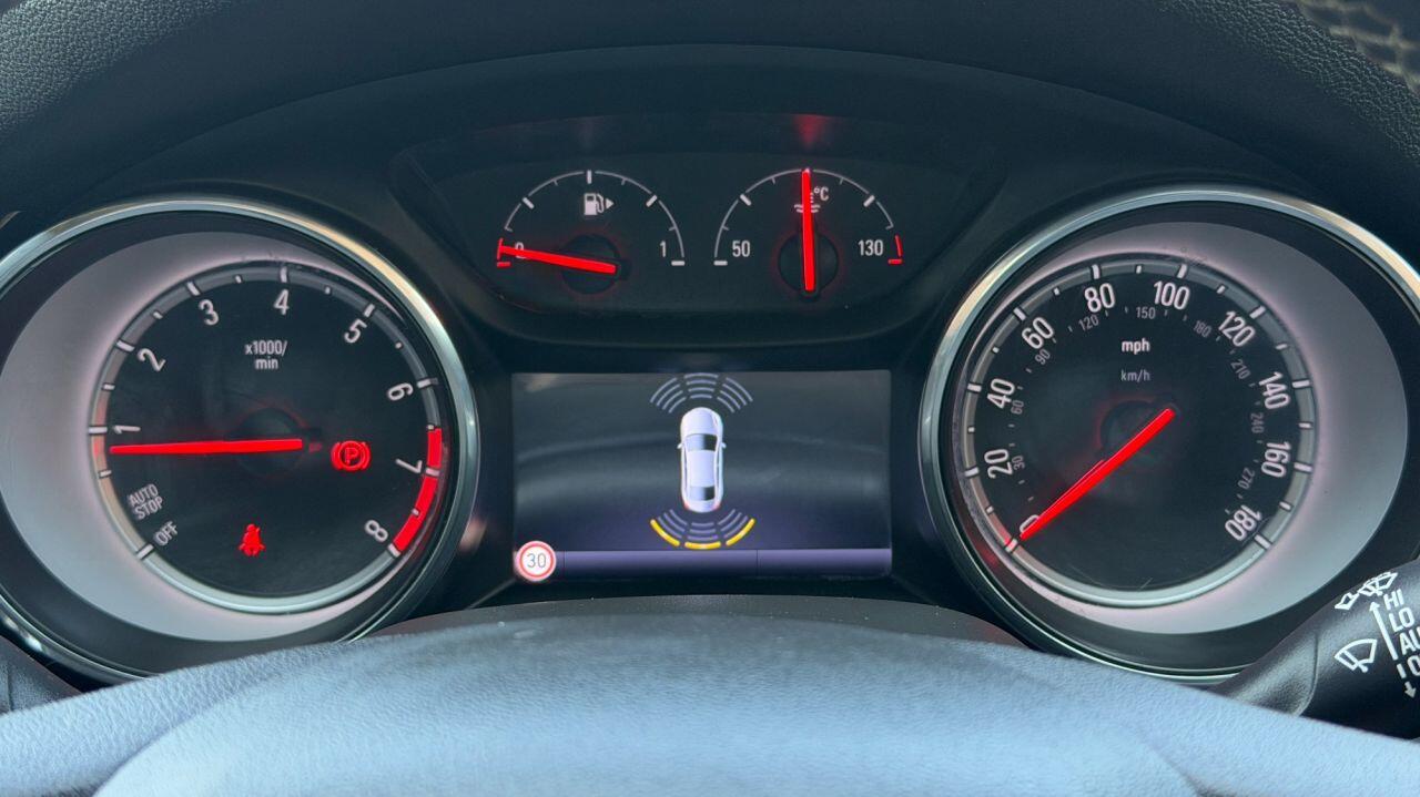 Vauxhall Insignia view 30