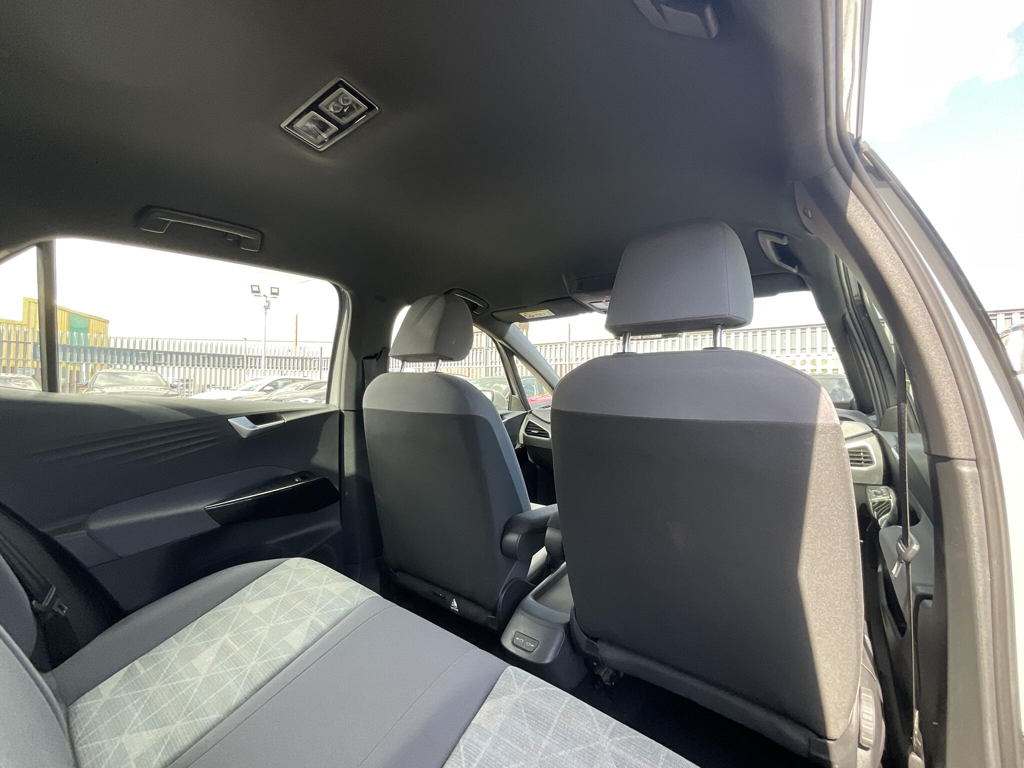 Volkswagen ID.3 view 10