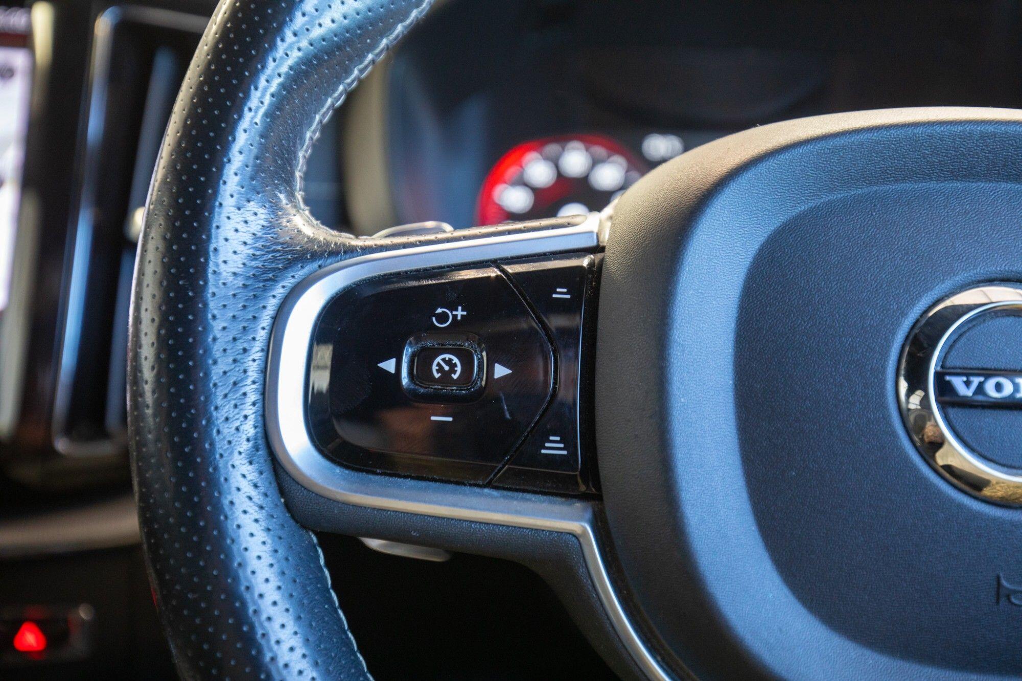 Volvo XC60 view 17