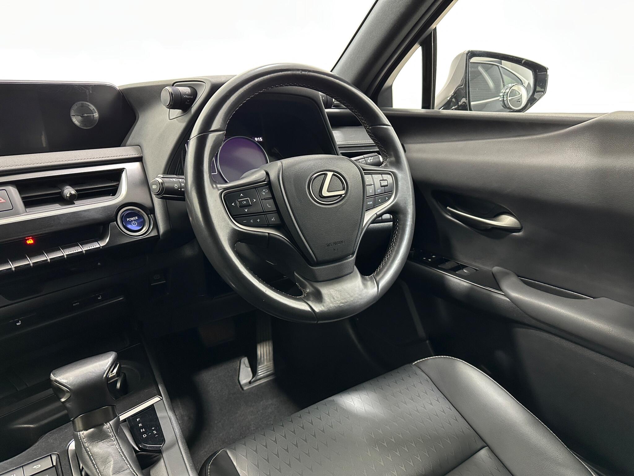 Lexus UX view 12