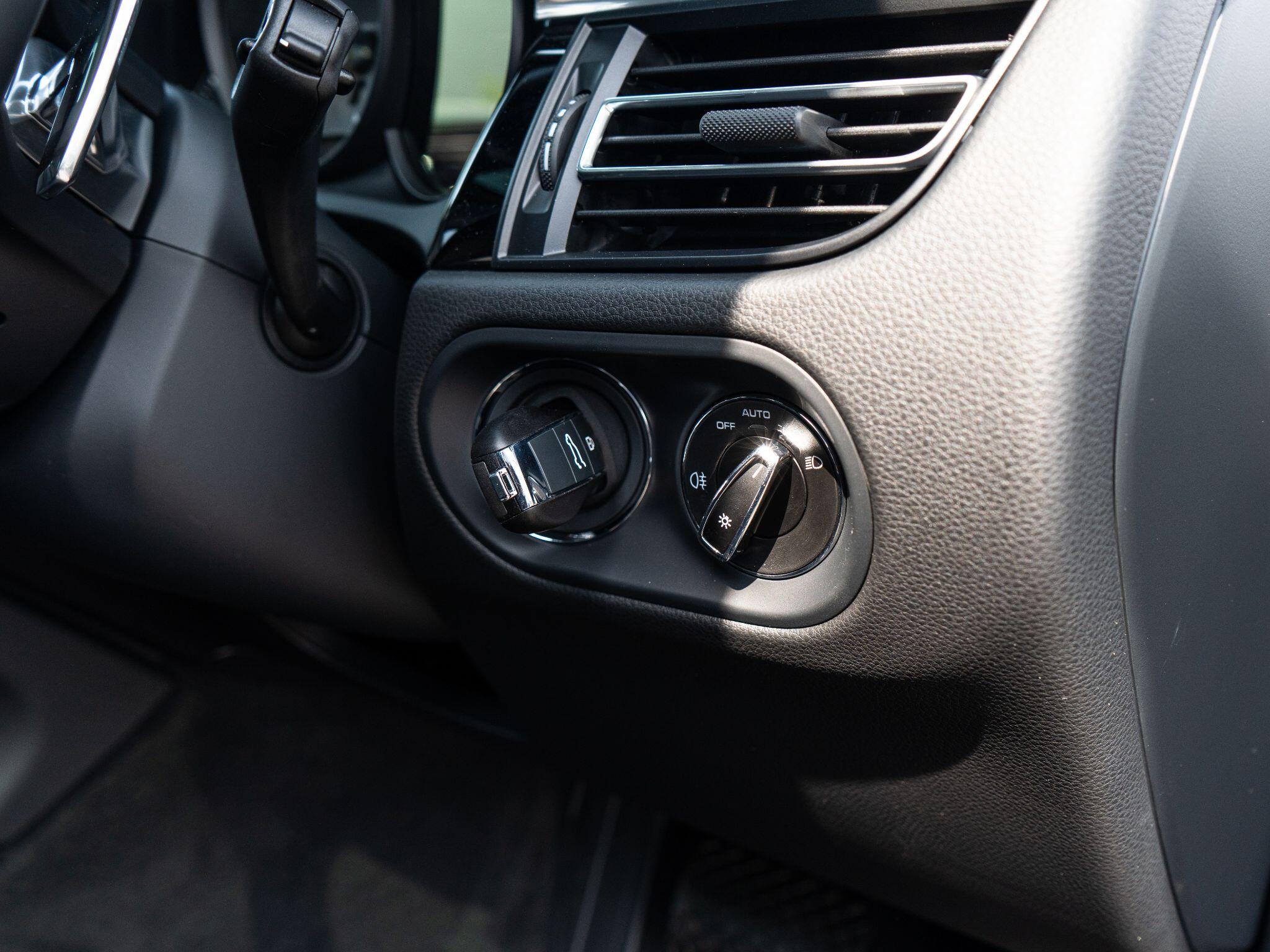 Porsche Macan view 32
