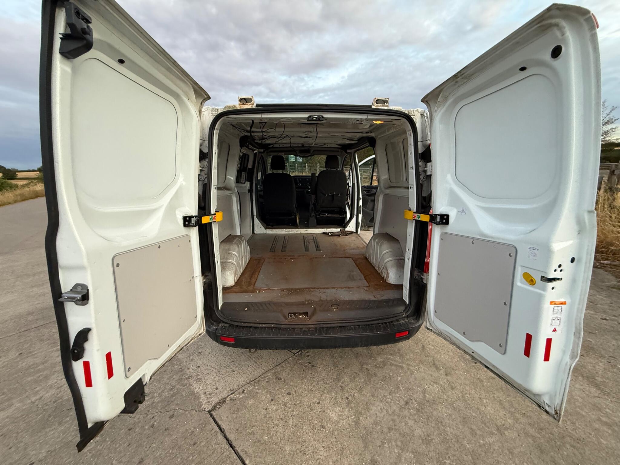 Ford Transit Custom 2.0 320 EcoBlue L1 H1 Euro 6 5dr — photo 36 of 82