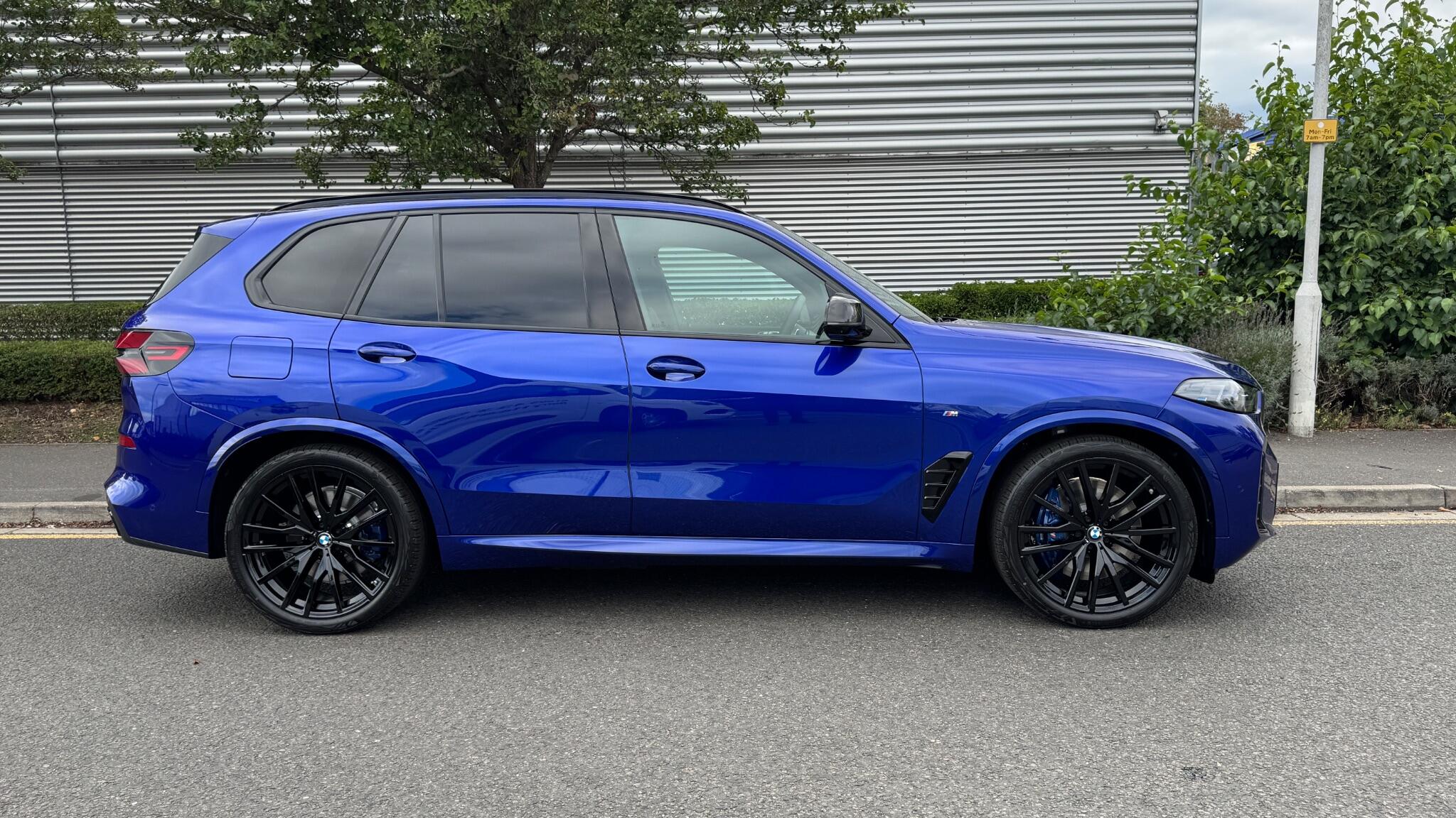 BMW X5 view 6