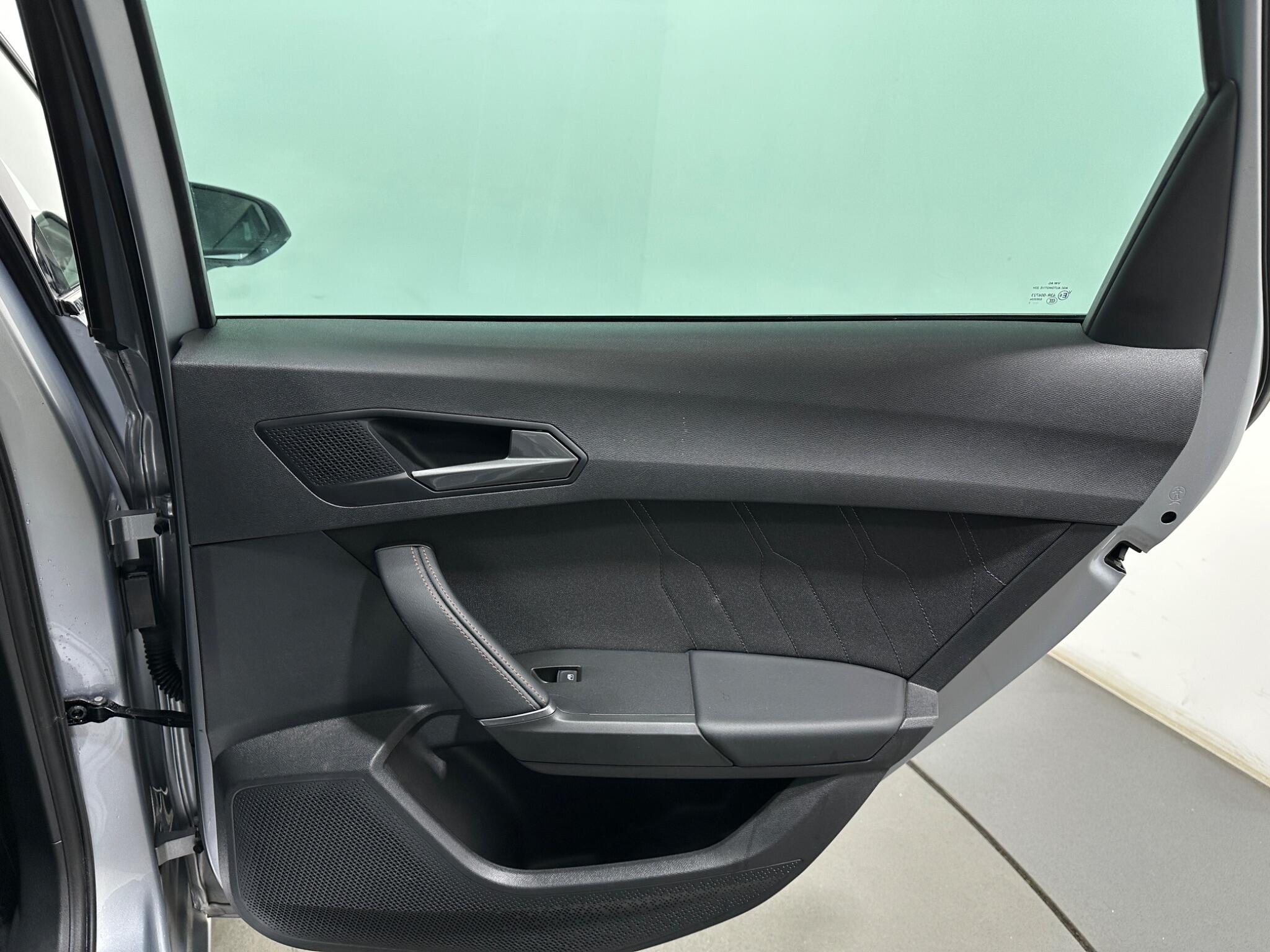 Cupra Leon view 43
