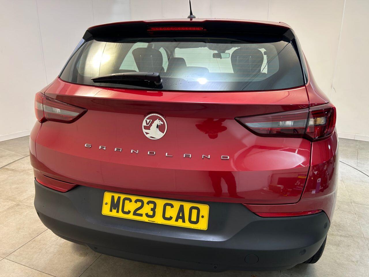 Vauxhall Grandland view 13