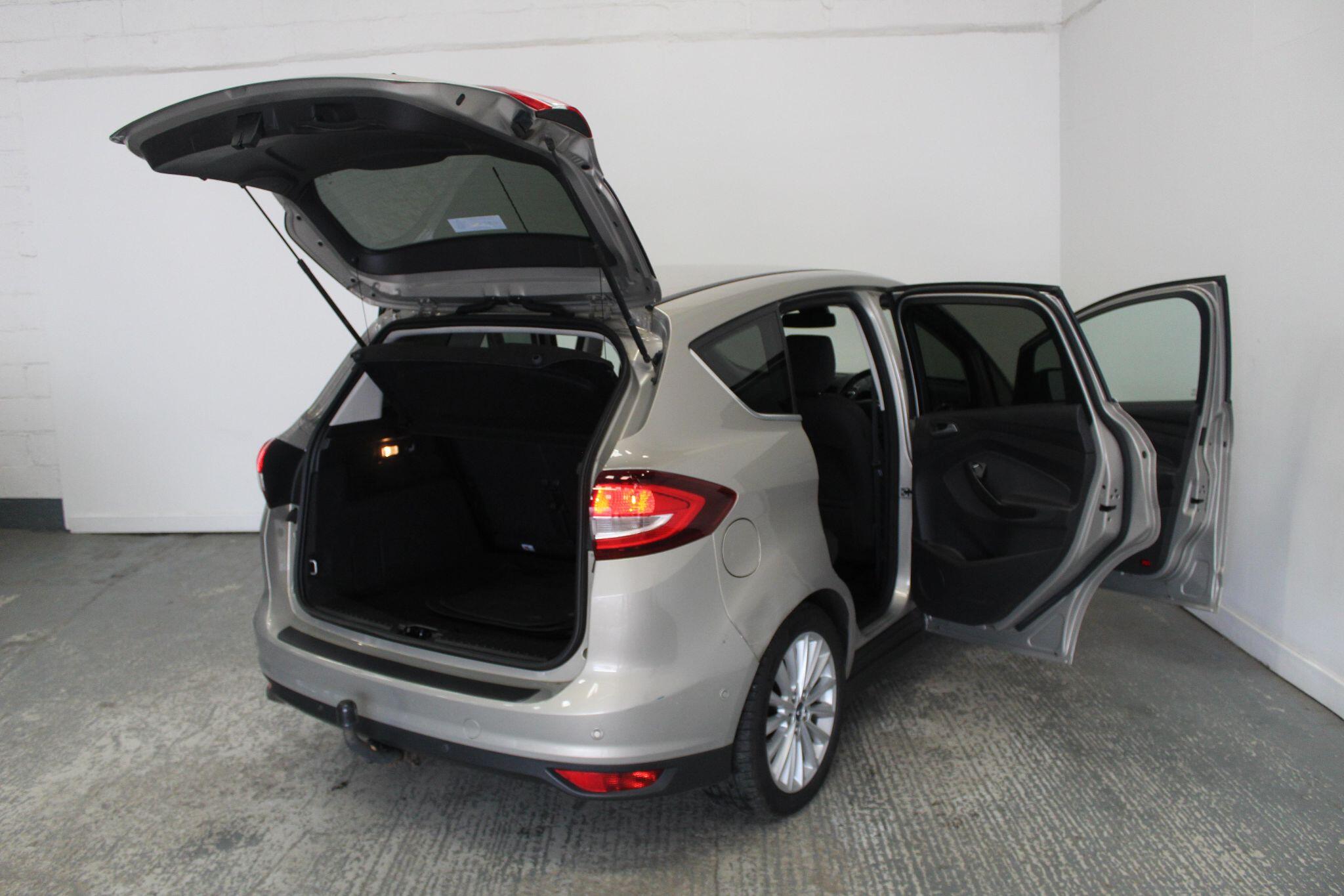 Ford C-Max view 20