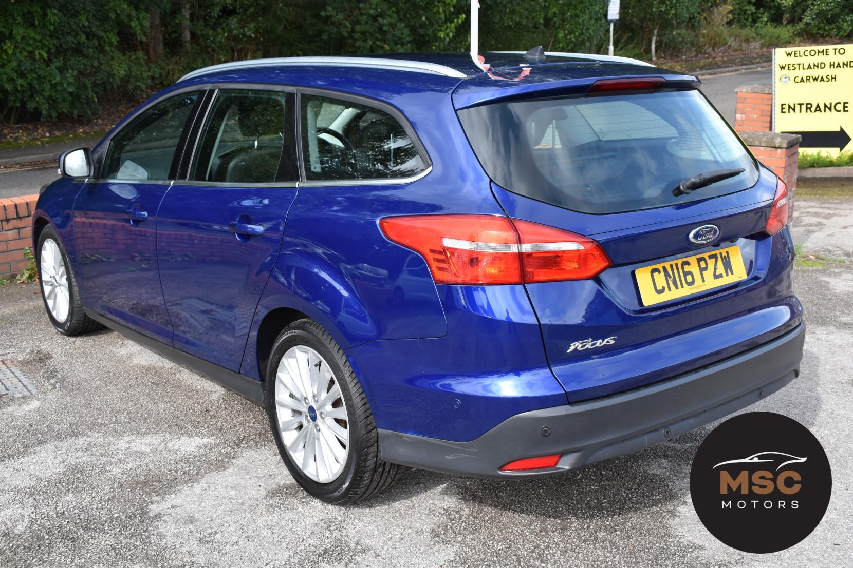 Ford Focus view 13