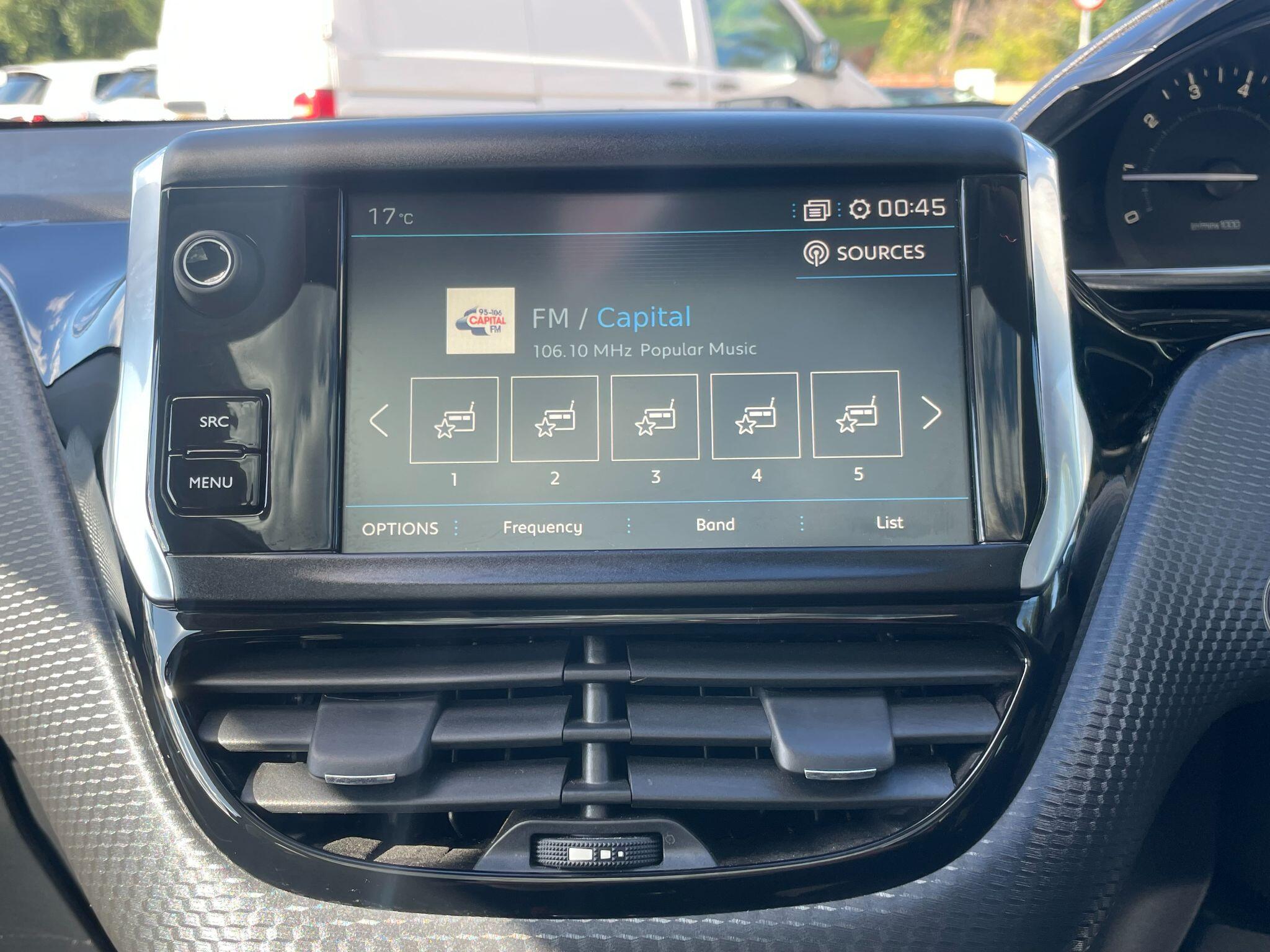 Peugeot 2008 view 23