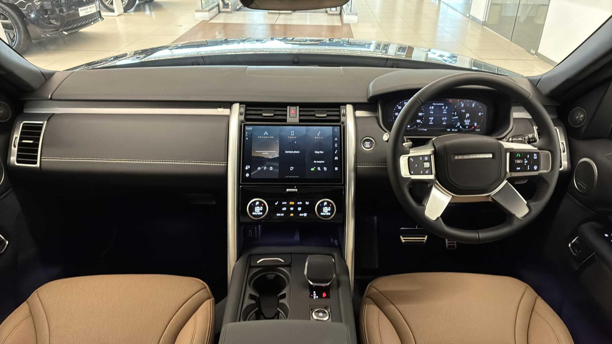 Land Rover Discovery view 9