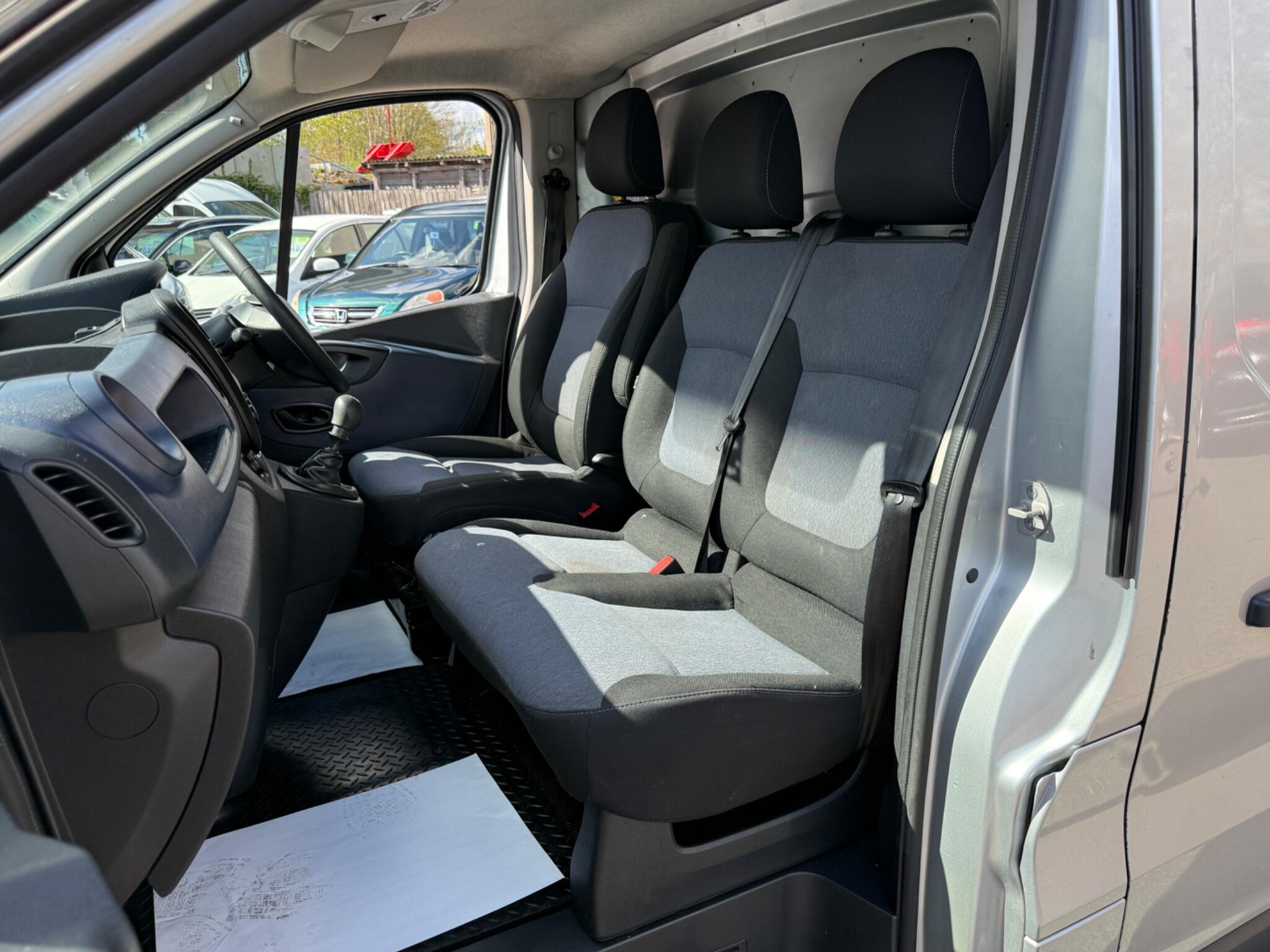 Vauxhall Vivaro - Image 54