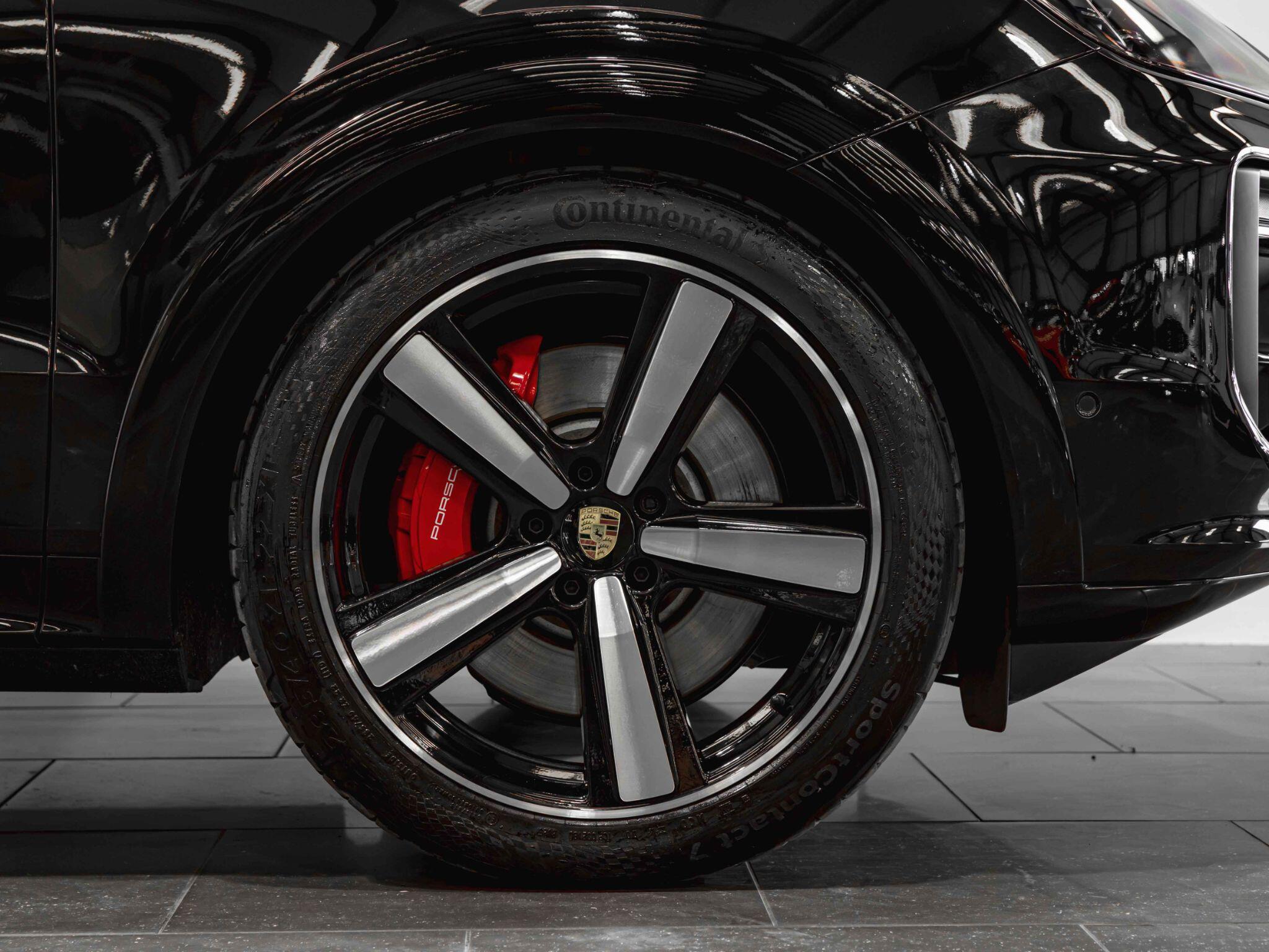 Porsche Cayenne view 7