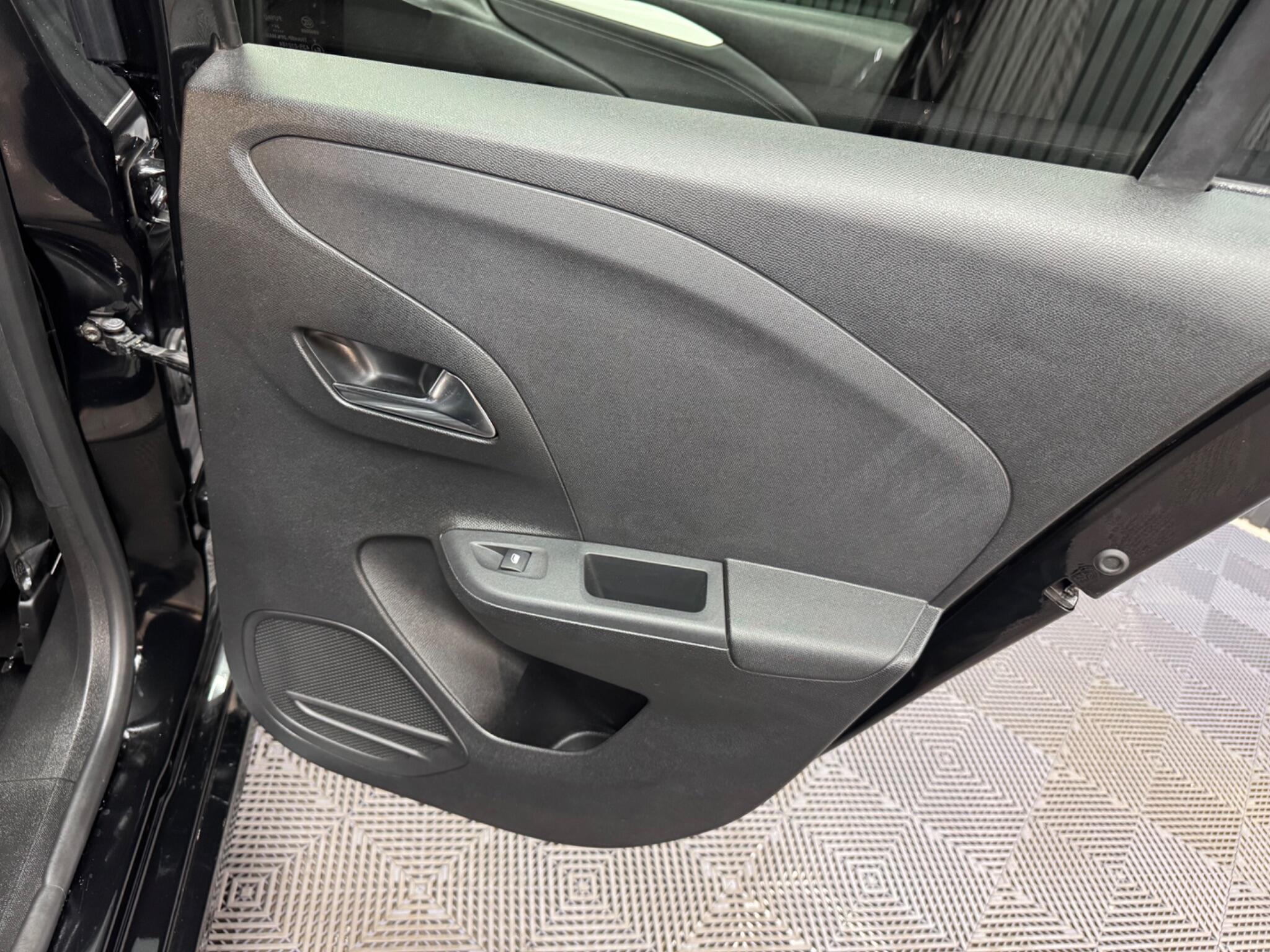 Vauxhall Corsa view 38
