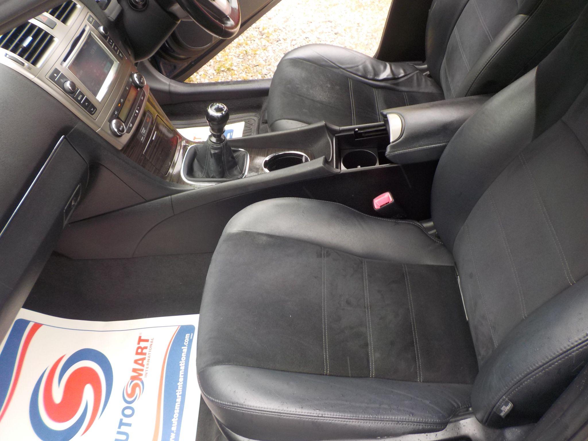 Toyota Avensis 2.0 D-4D Icon Plus Euro 5 4dr