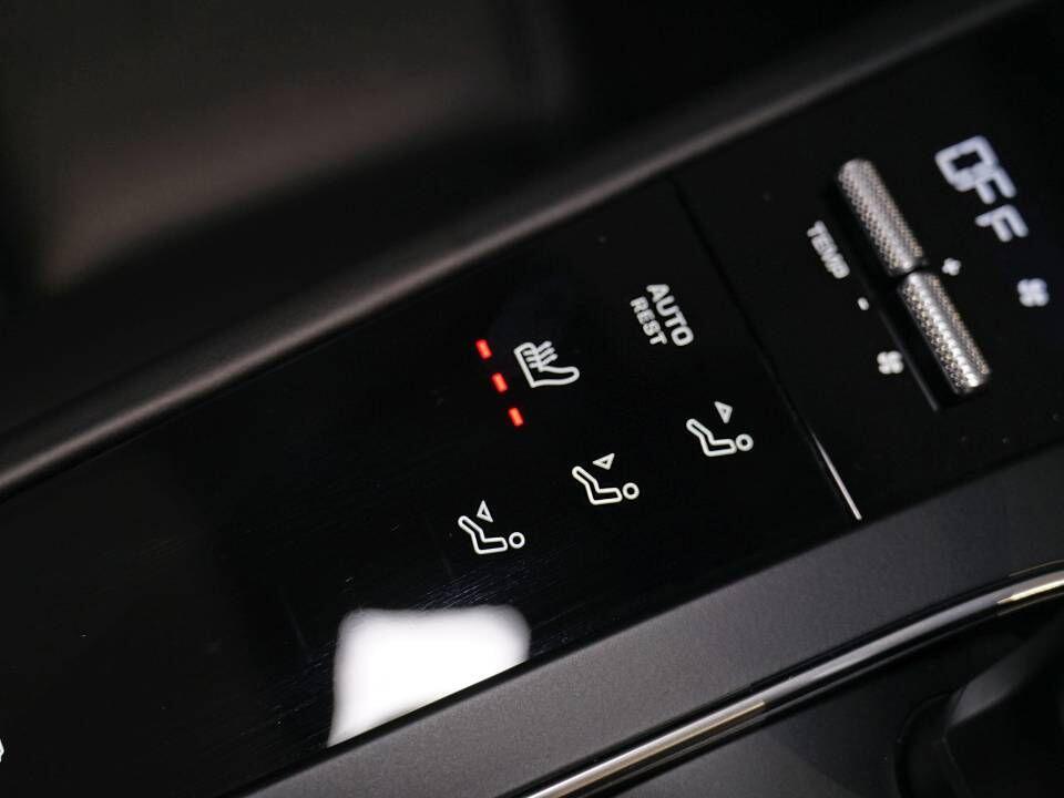 Porsche Macan view 37