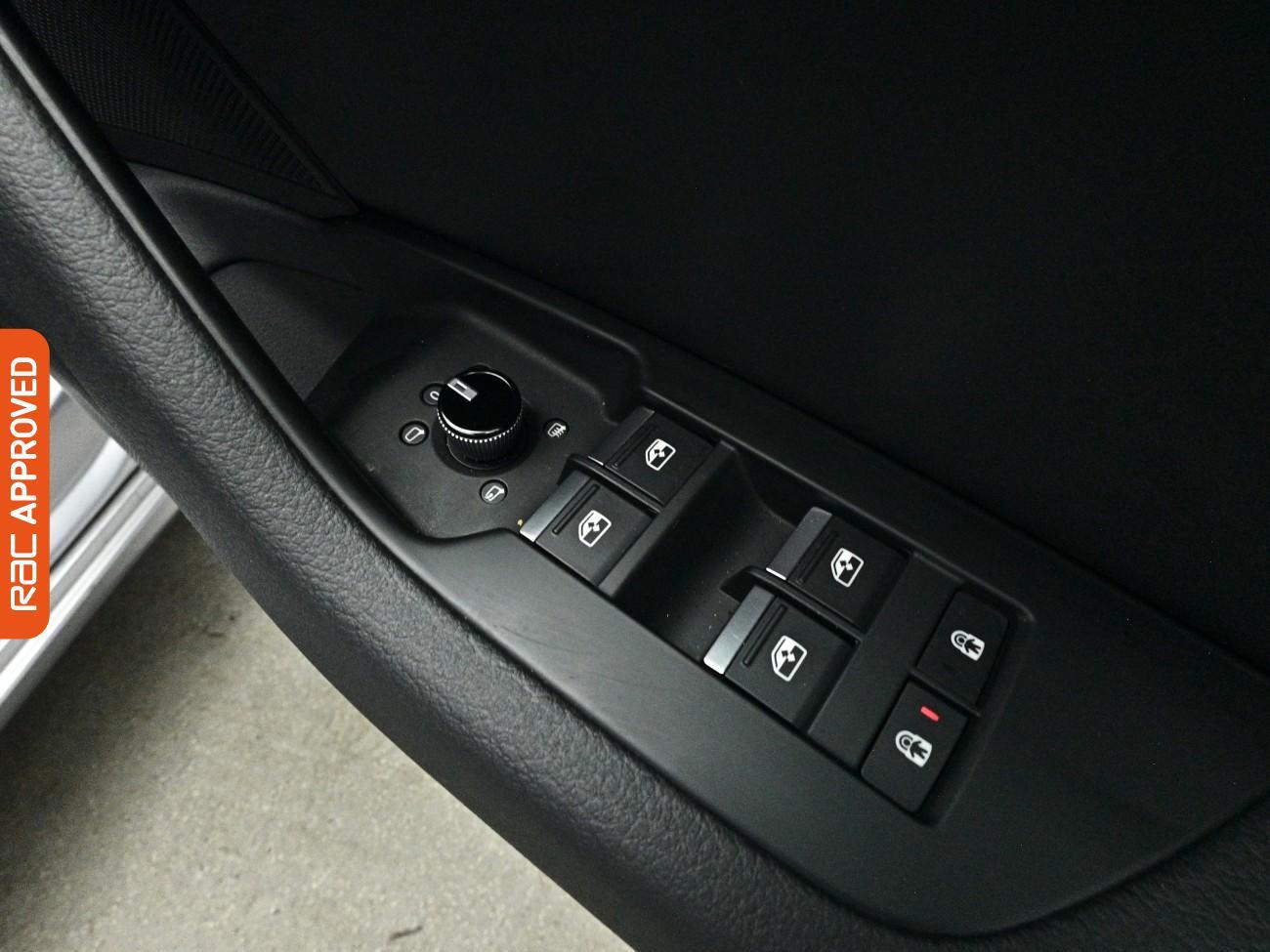 Audi A6 view 25