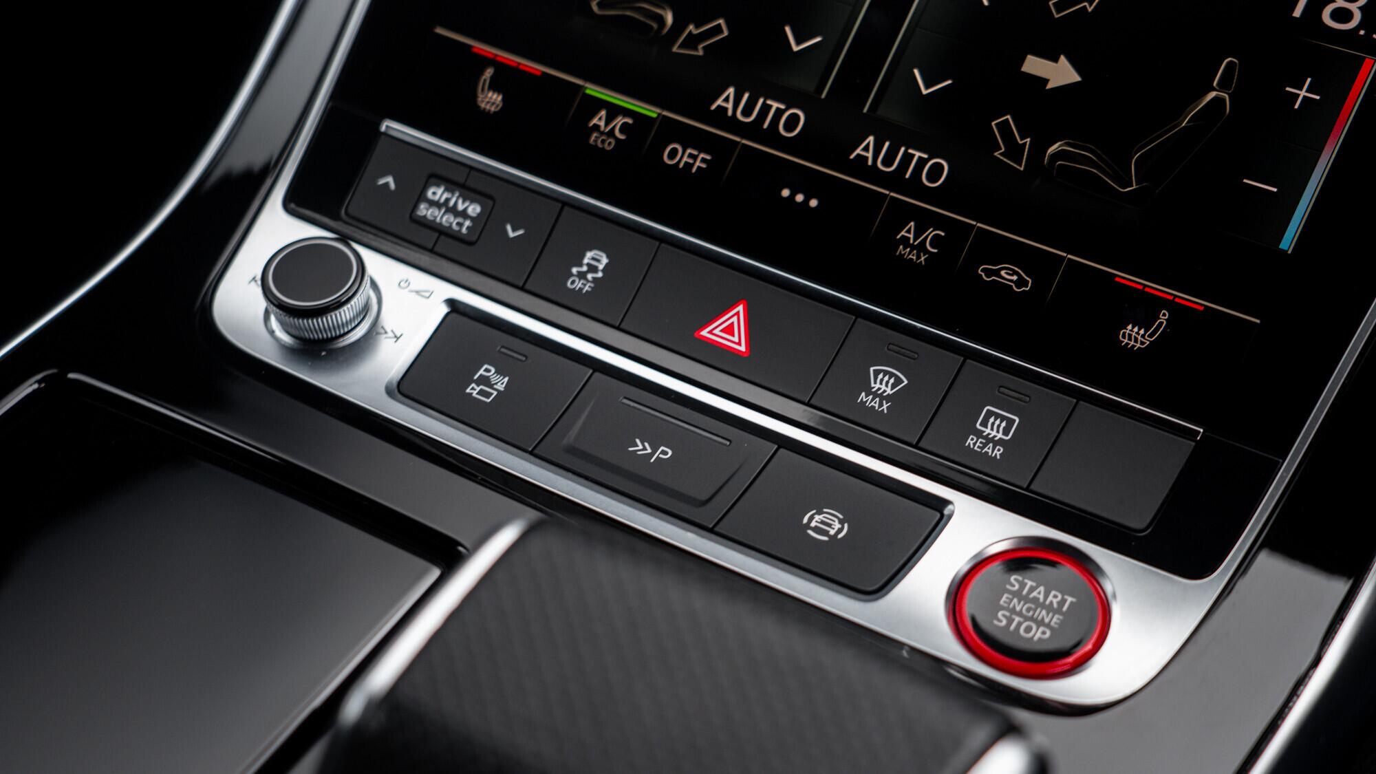 Audi SQ7 view 45