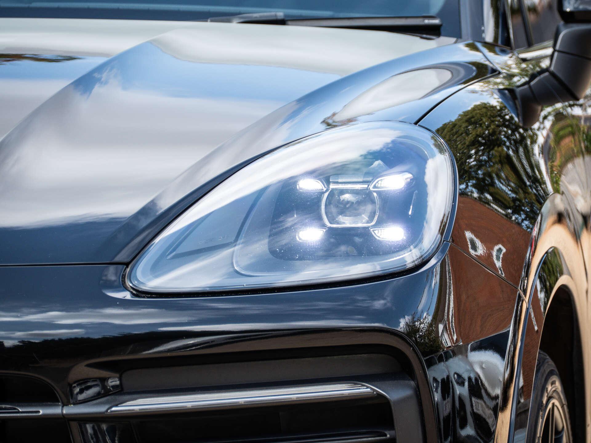 Porsche Cayenne view 11