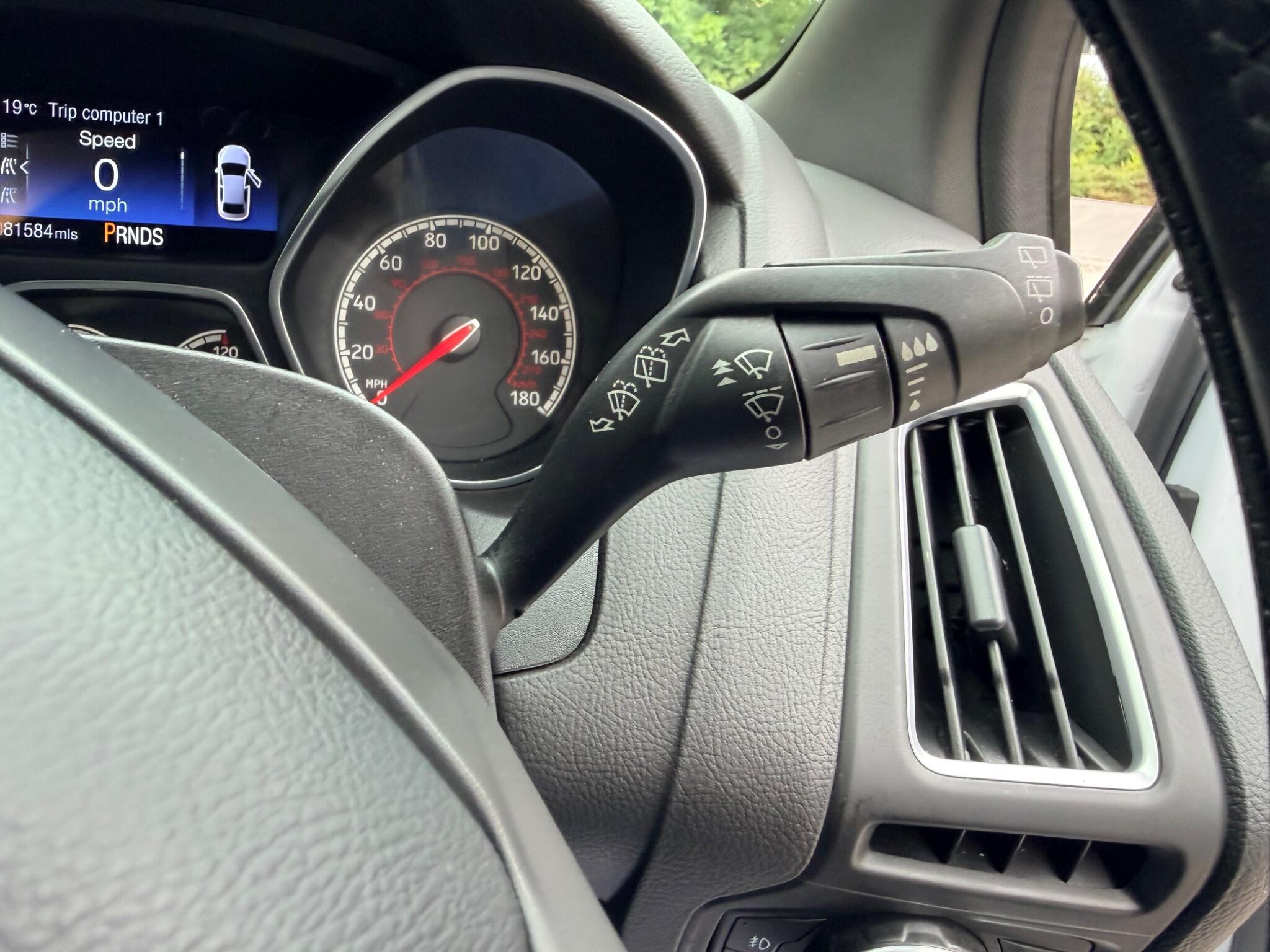 Ford Focus view 19