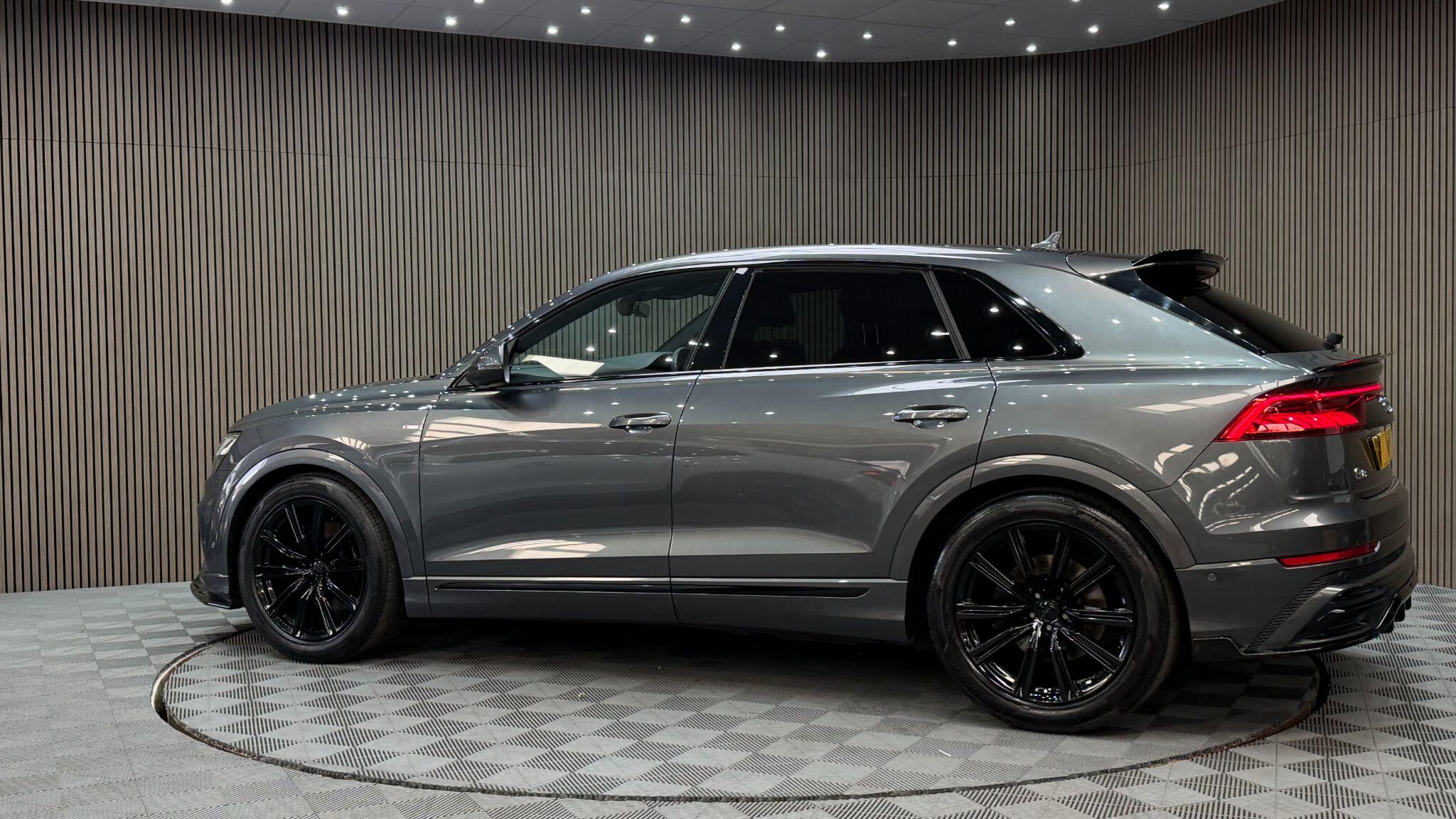 Audi Q8 view 47