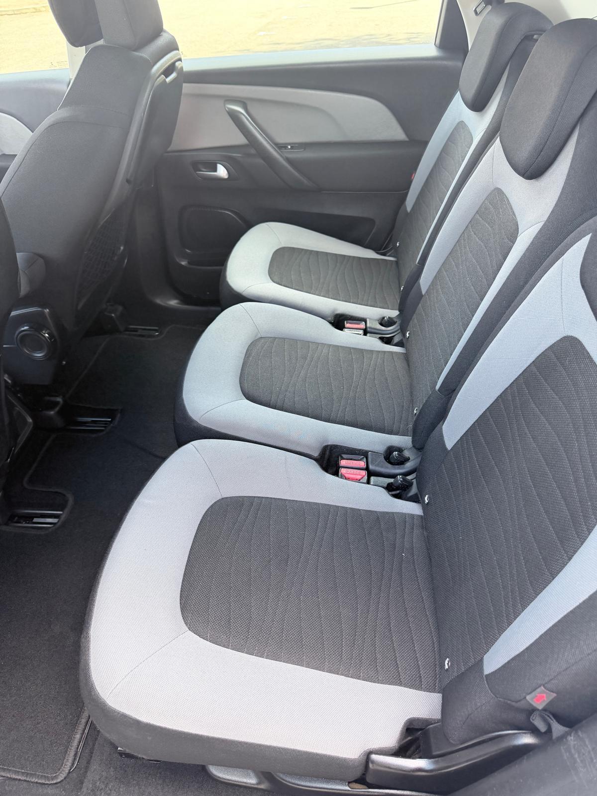 Citroen C4 Picasso view 18