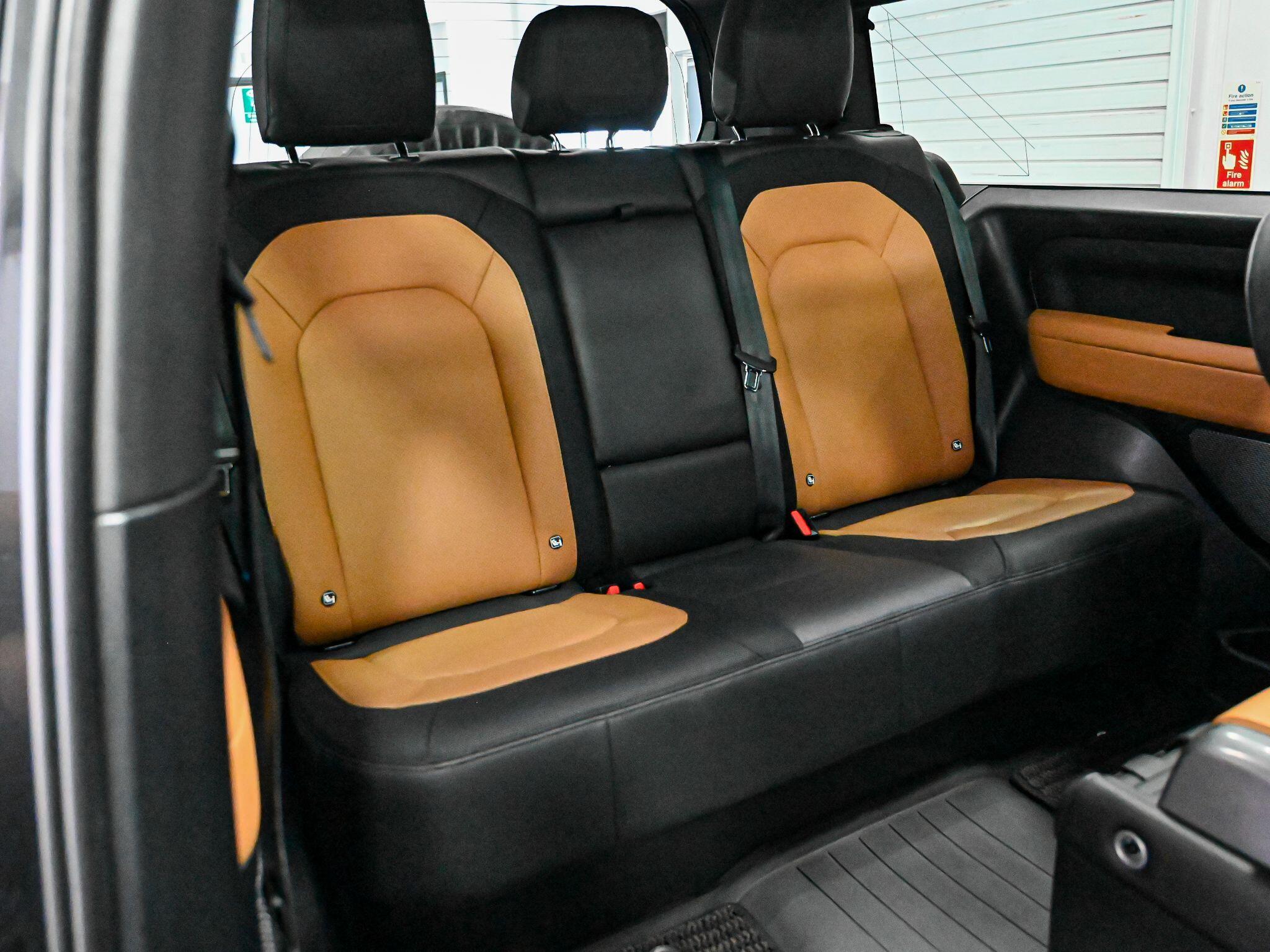 Land Rover Defender view 9
