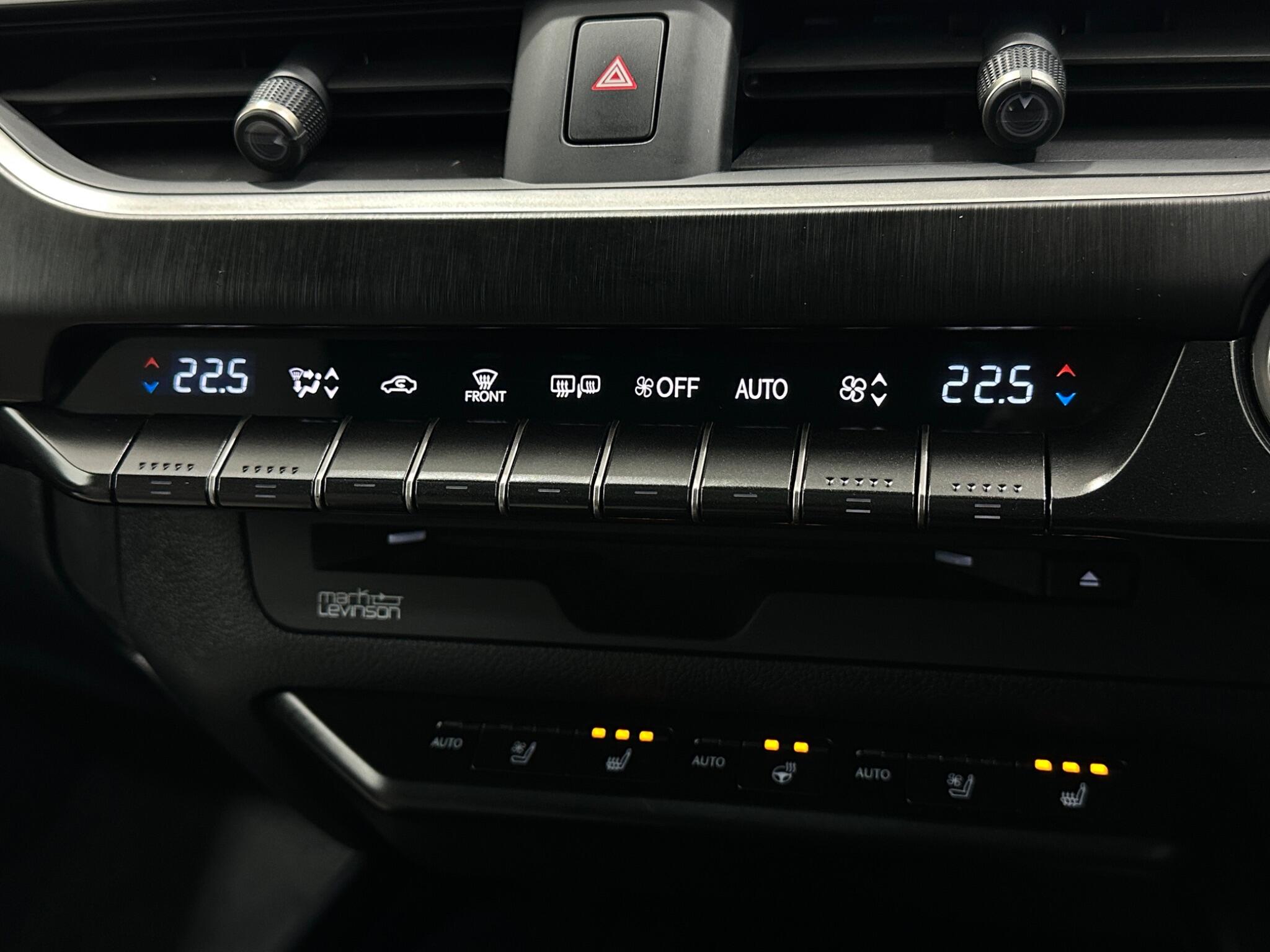 Lexus UX view 22