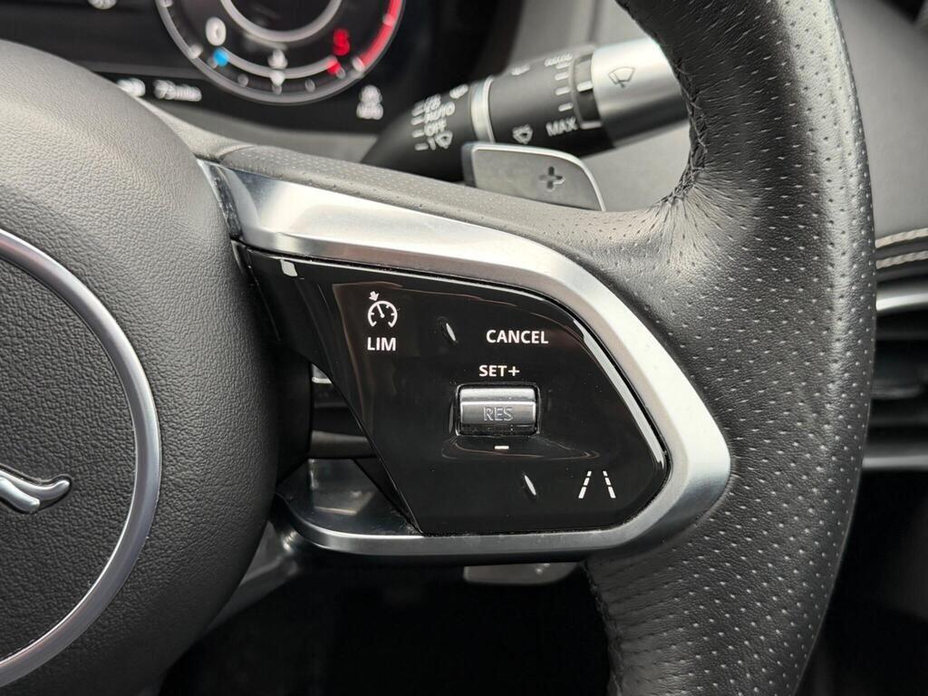 Jaguar XE view 26