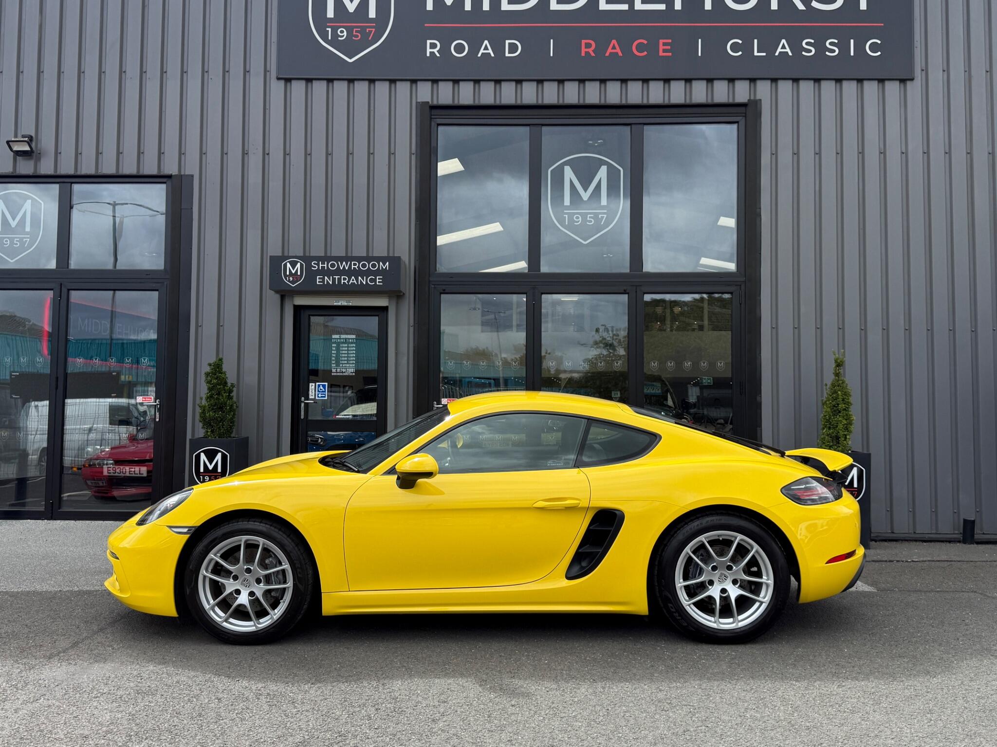 Porsche 718 Cayman view 12