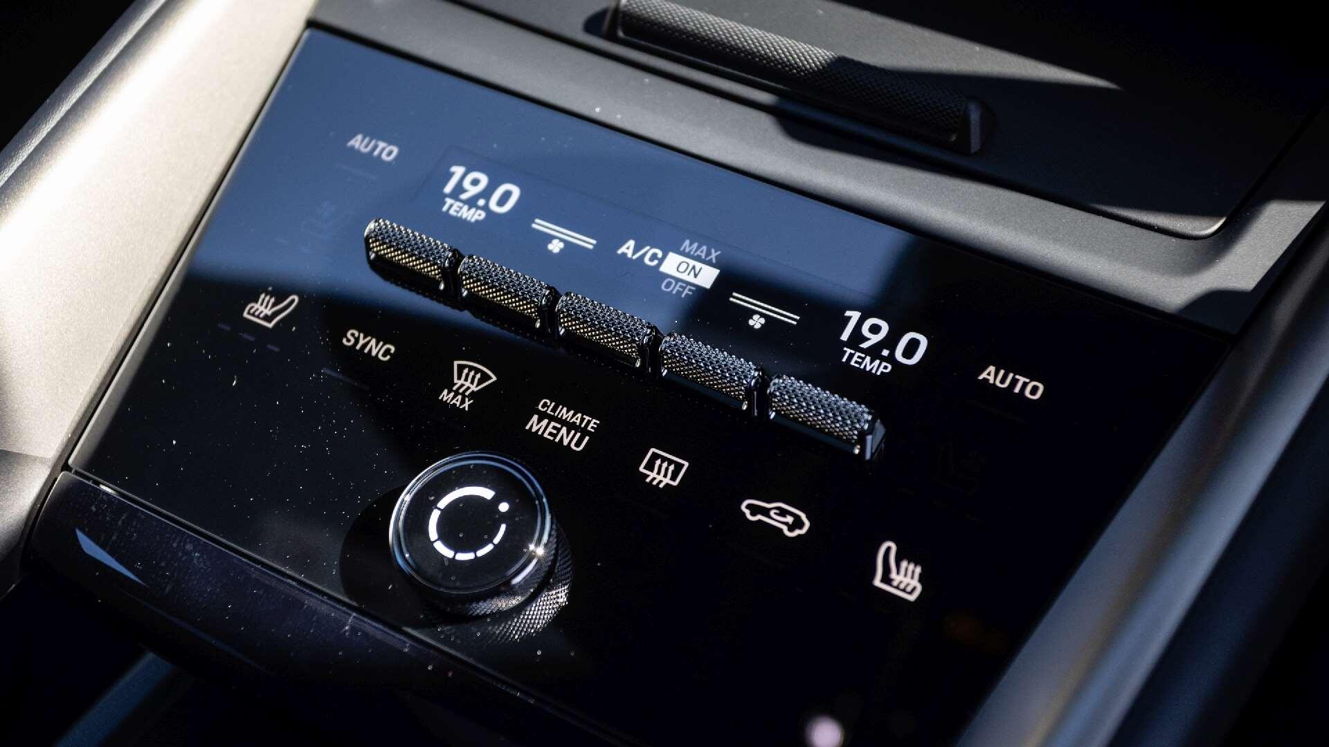 Porsche Macan view 23