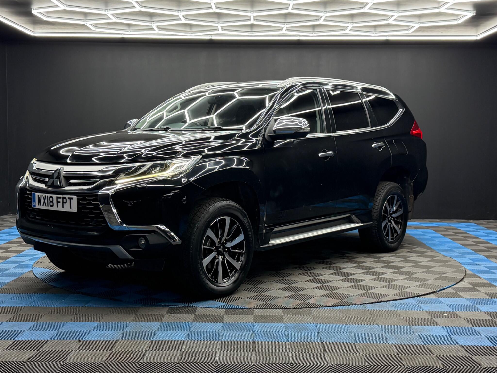 Mitsubishi Shogun Sport view 3
