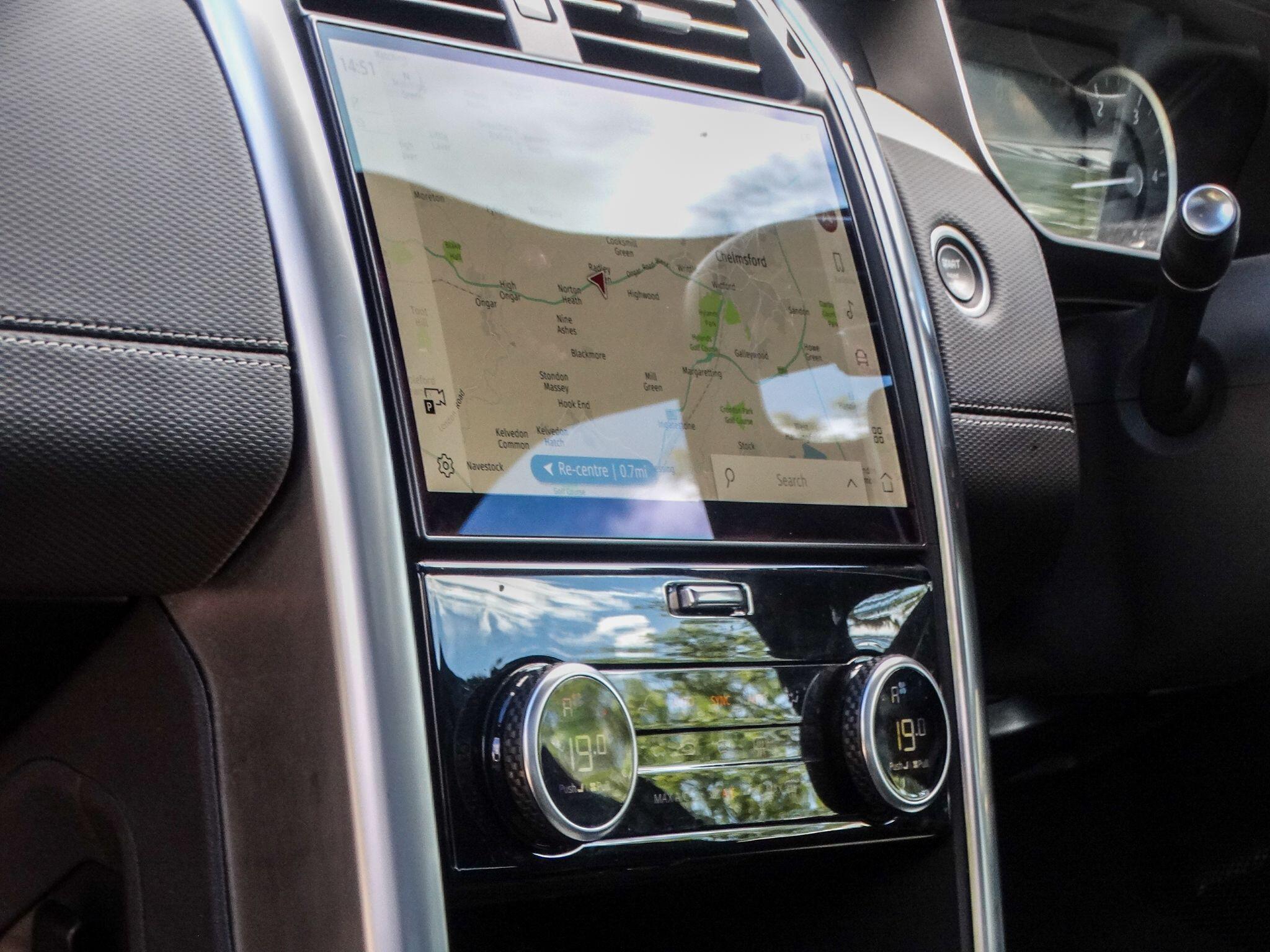 Land Rover Discovery 3 view 20