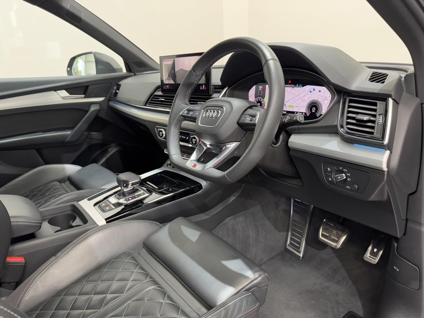 Audi Q5 view 20
