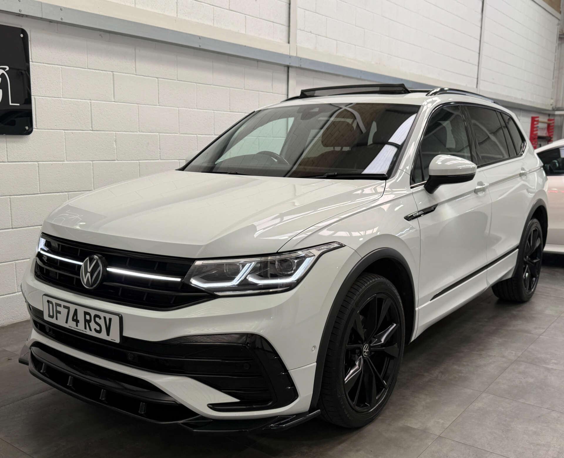 Volkswagen Tiguan Allspace view 3