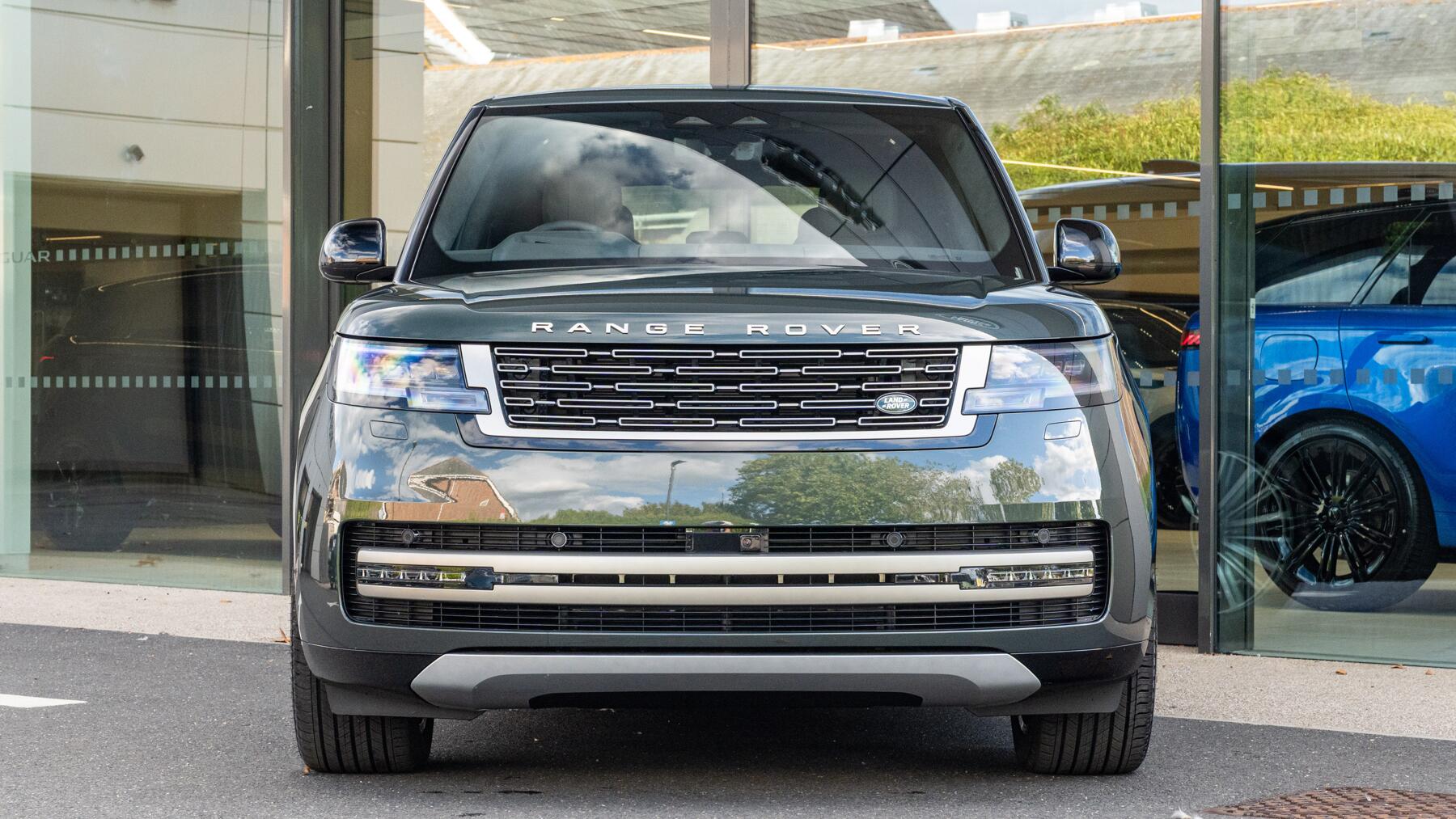 Land Rover Range Rover view 7