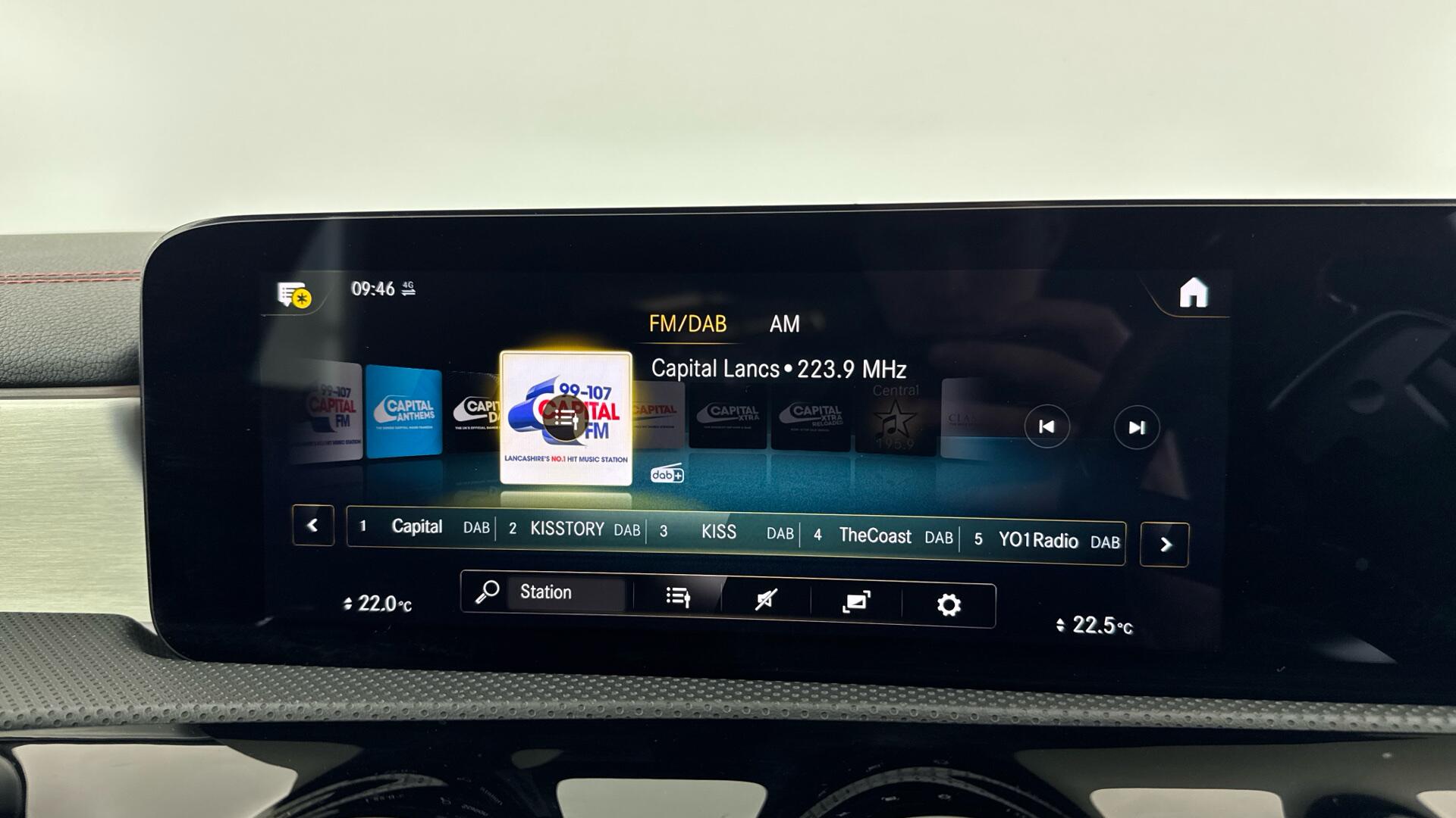 Mercedes-Benz Cla view 33