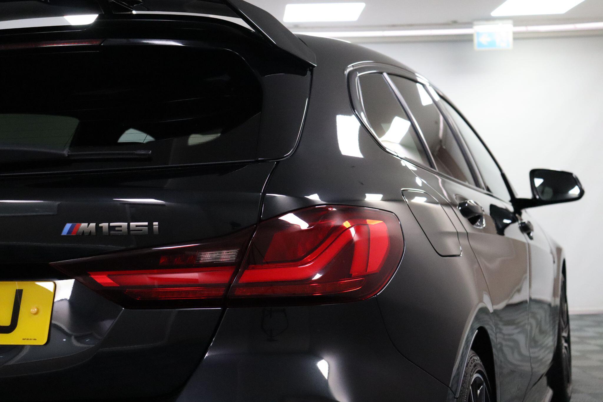 BMW 1 Series view 24