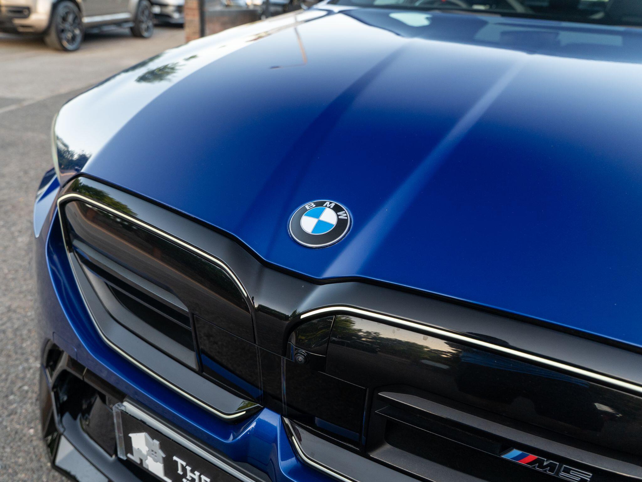 BMW M5 view 18