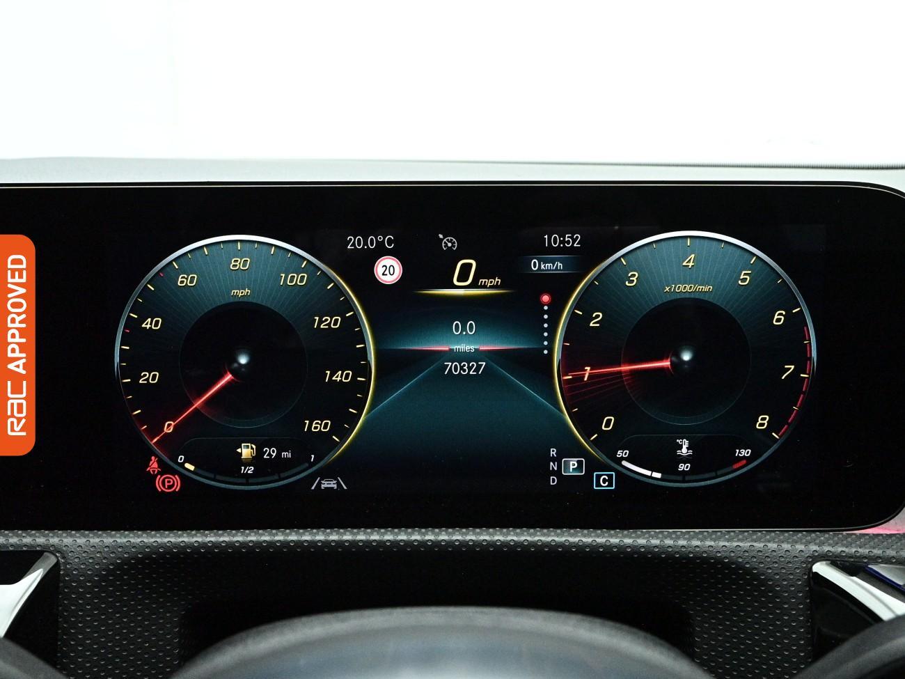 Mercedes-Benz Cla view 11