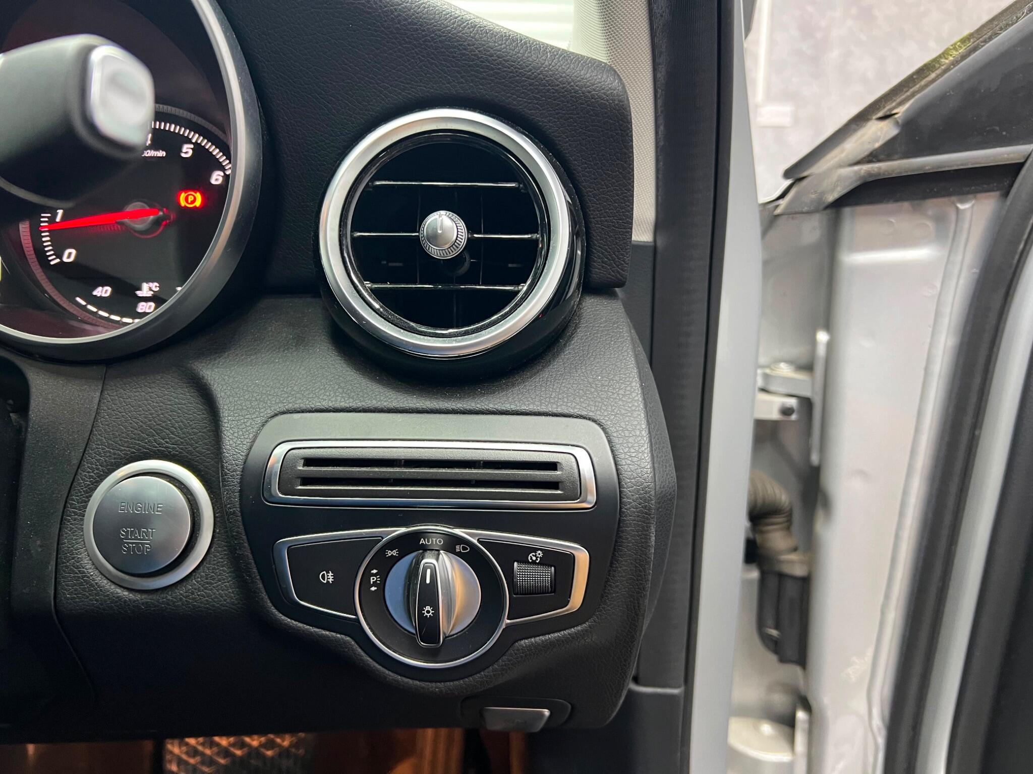 Mercedes-Benz C Class view 13