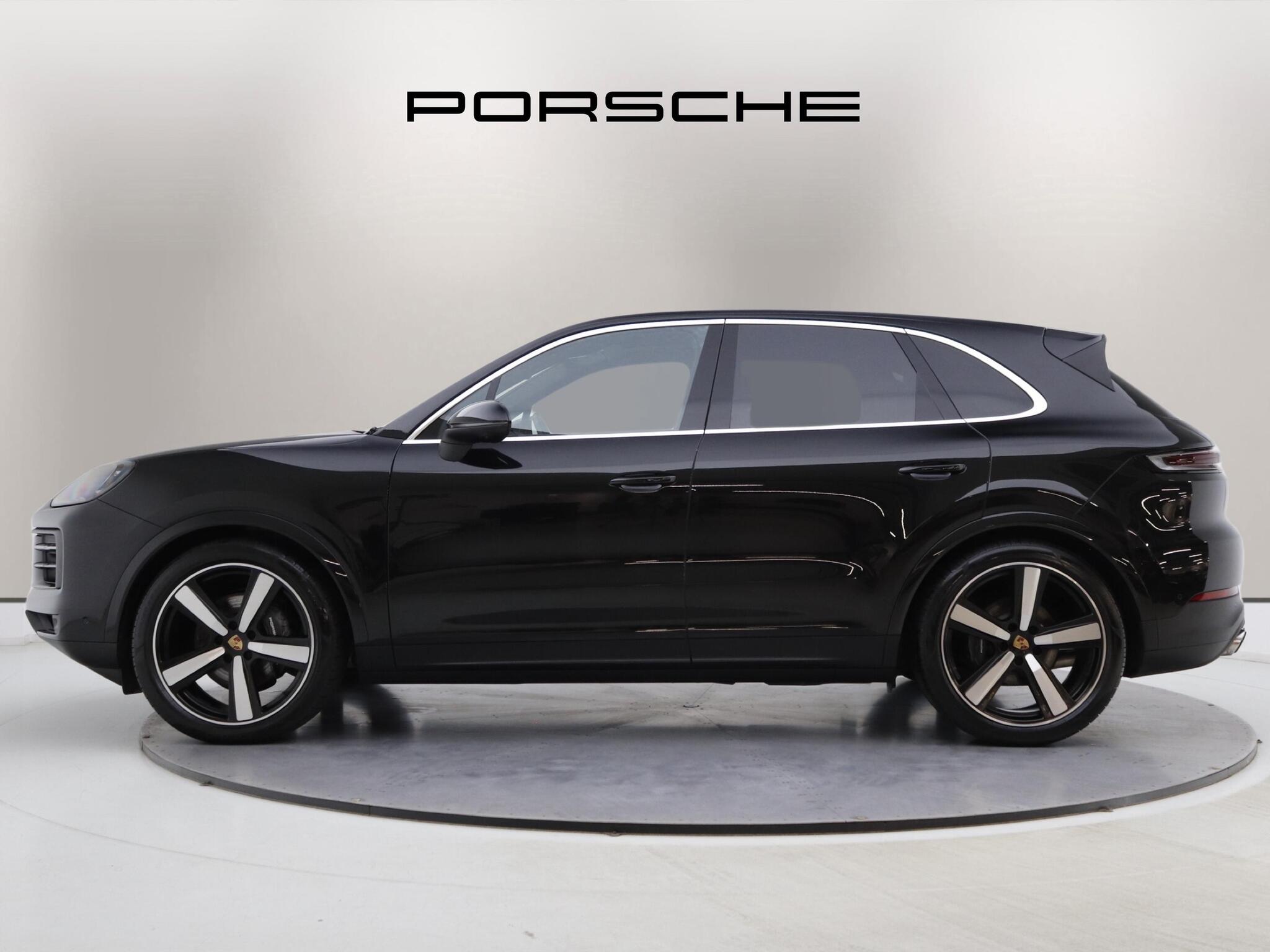 Porsche Cayenne view 4
