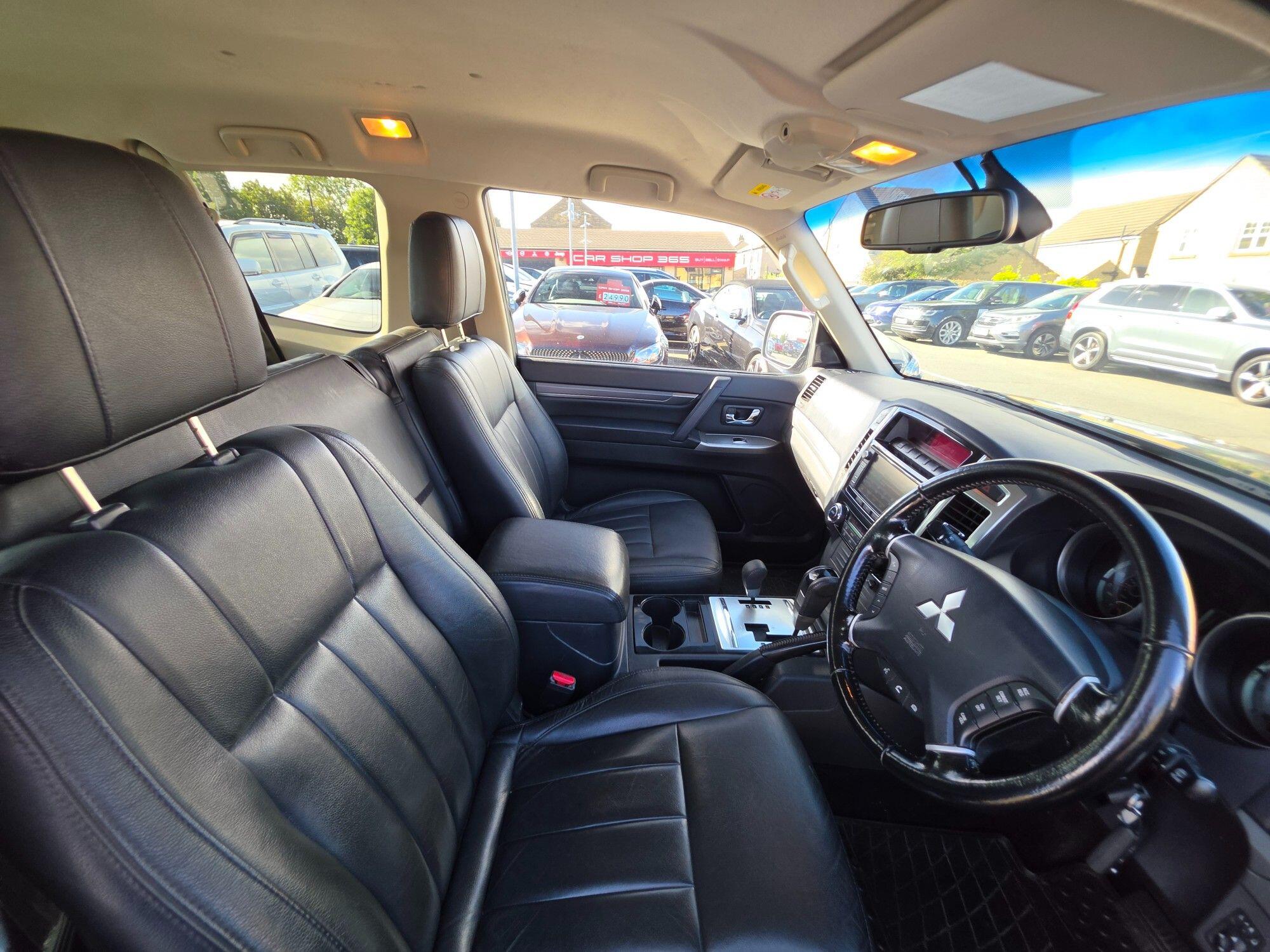 Mitsubishi Shogun view 20