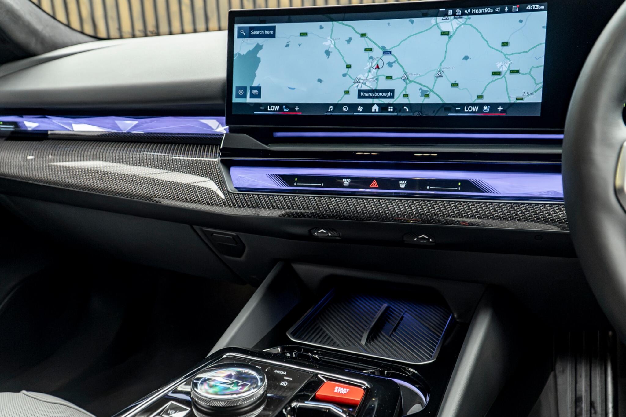 BMW M5 view 24