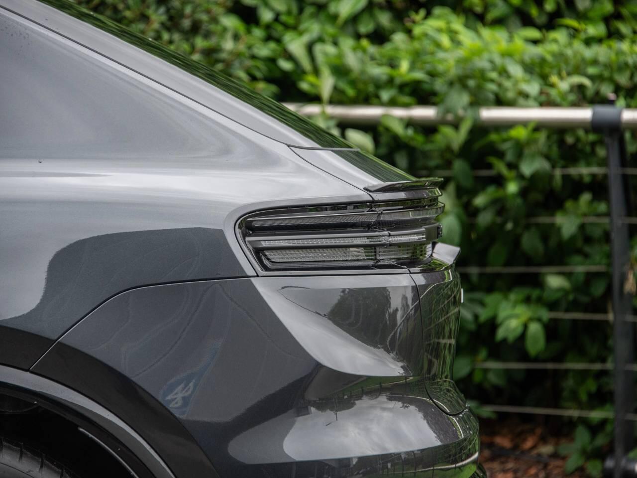 Porsche Macan view 23