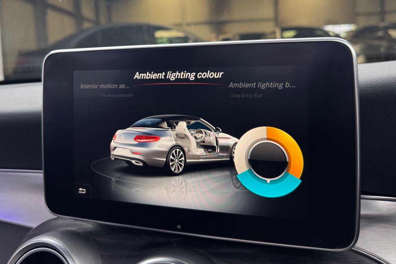 Mercedes-Benz C-Class view 29