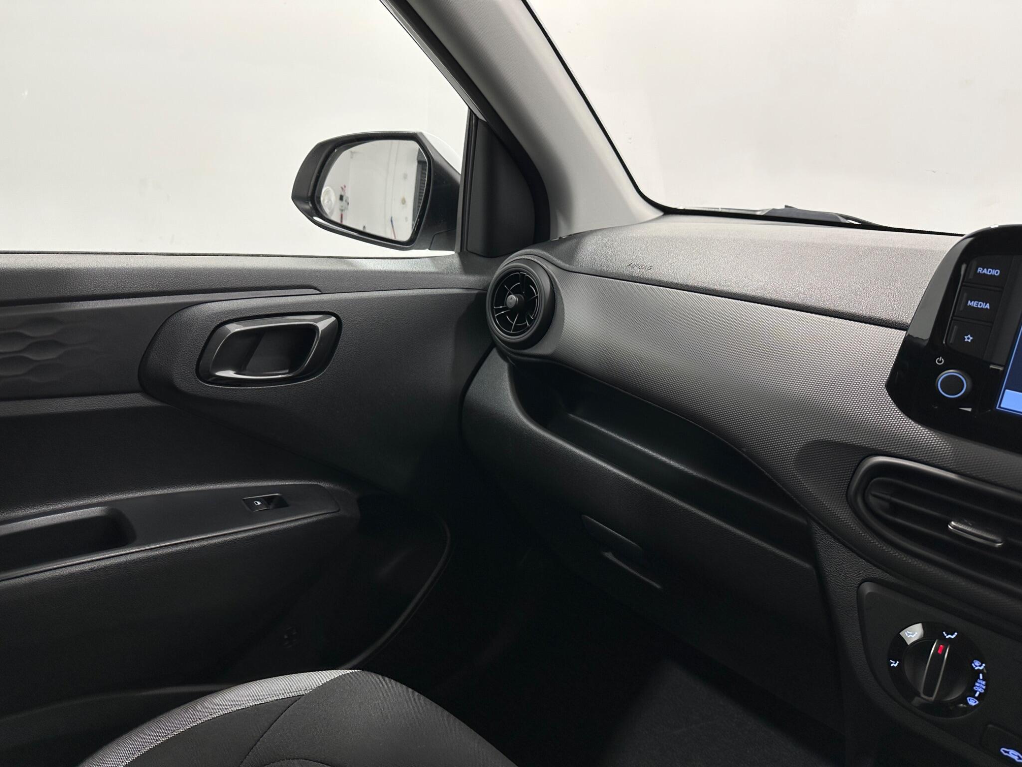 Hyundai I10 view 25