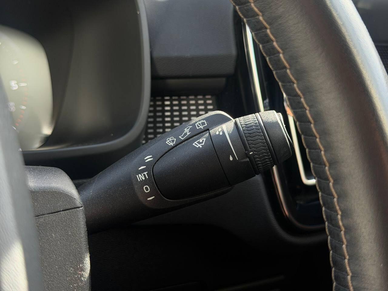 Volvo XC40 view 35