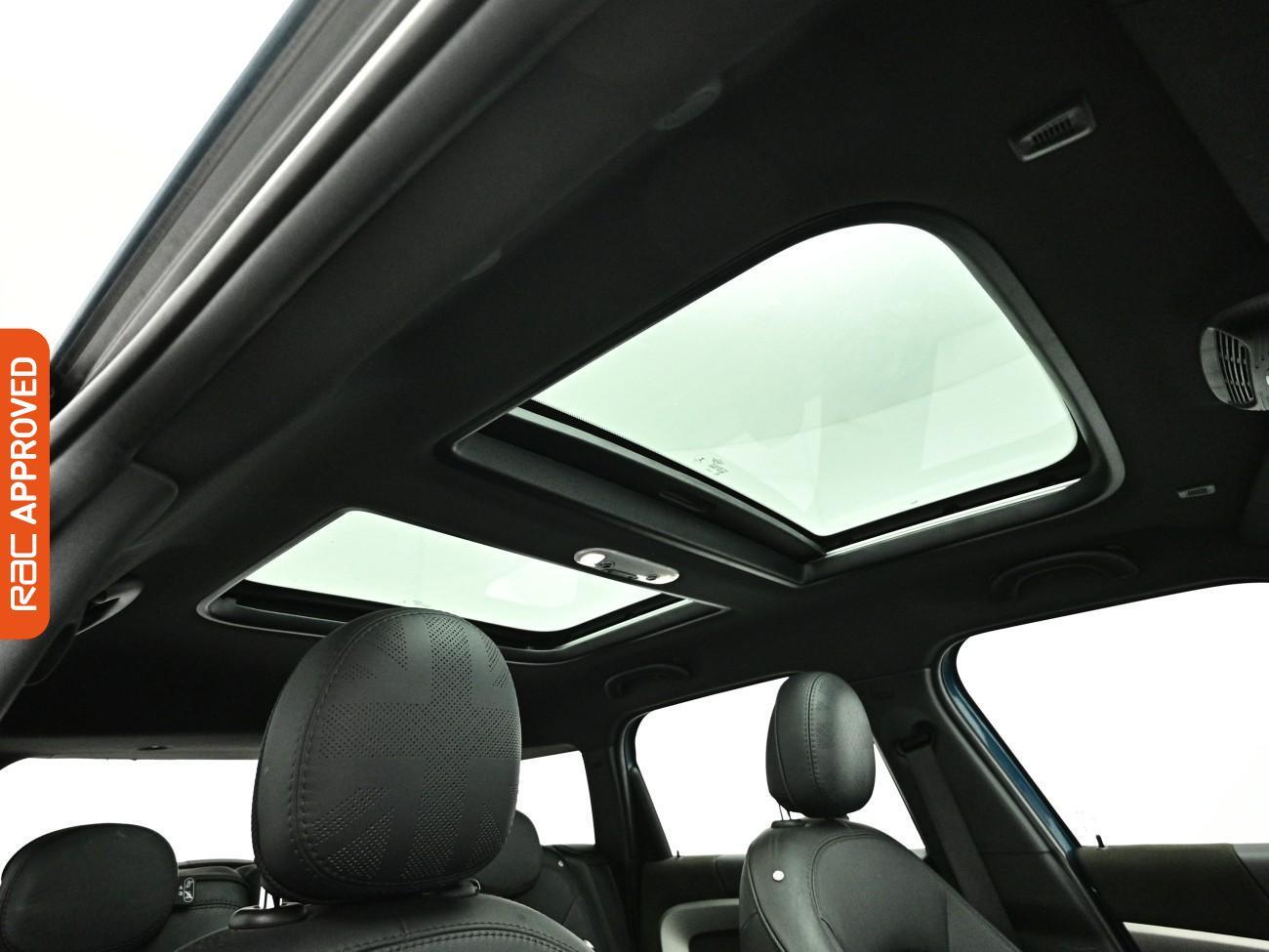 MINI Countryman view 3