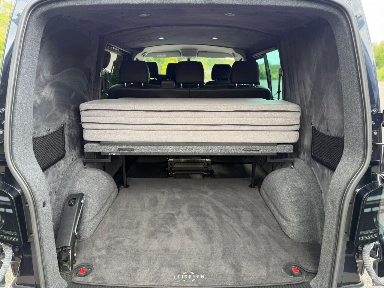 Volkswagen Transporter view 45